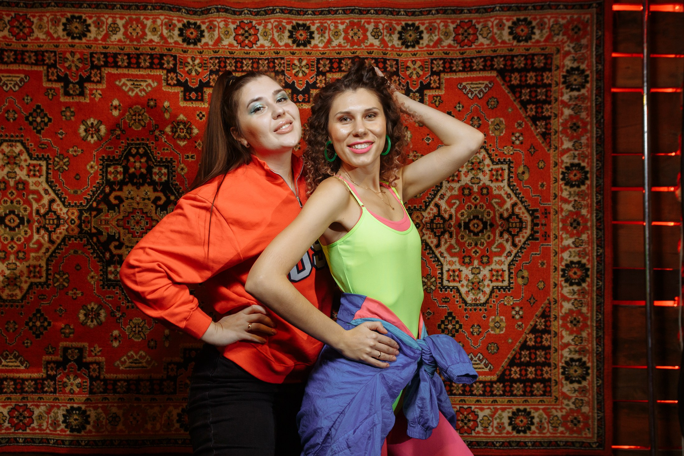 День рождения Кати в стиле 90-00х. Событийный фотограф Максим Бескоровайновнов