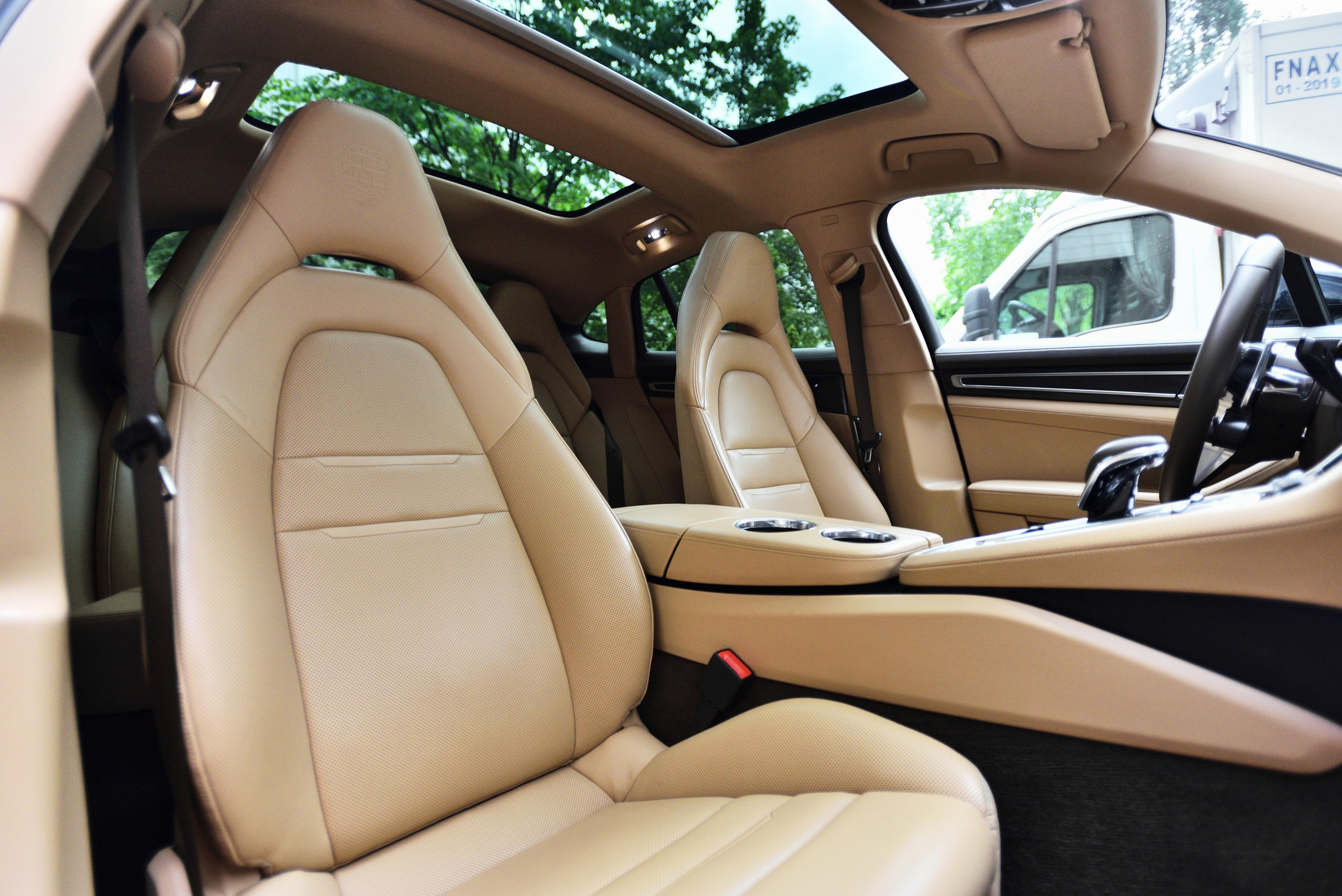 Porsche Panamera Turbo S. Автомобильный и интерьерный фотограф в Минске Александр Тагаев