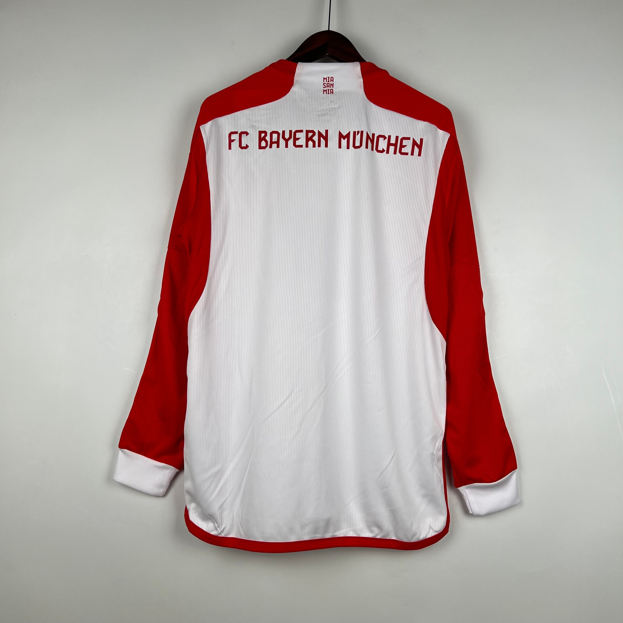 Купить домашний лонгслив Bayern Munich 2023-2024. Футбольный магазин — ssw_magazin