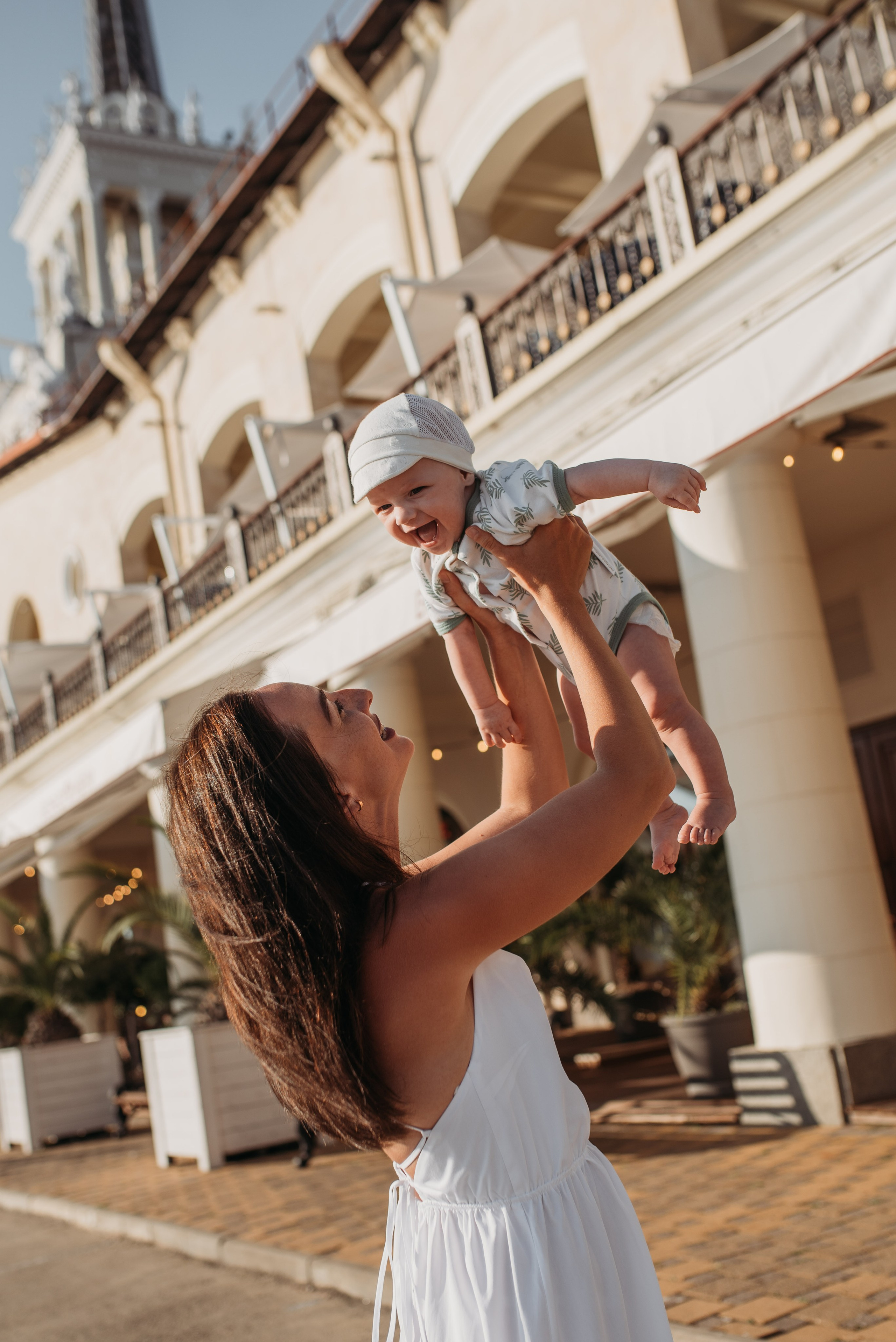 Семейная фотосессия в центре Сочи морпорт. Фотограф в Сочи — Маргарита Поганова