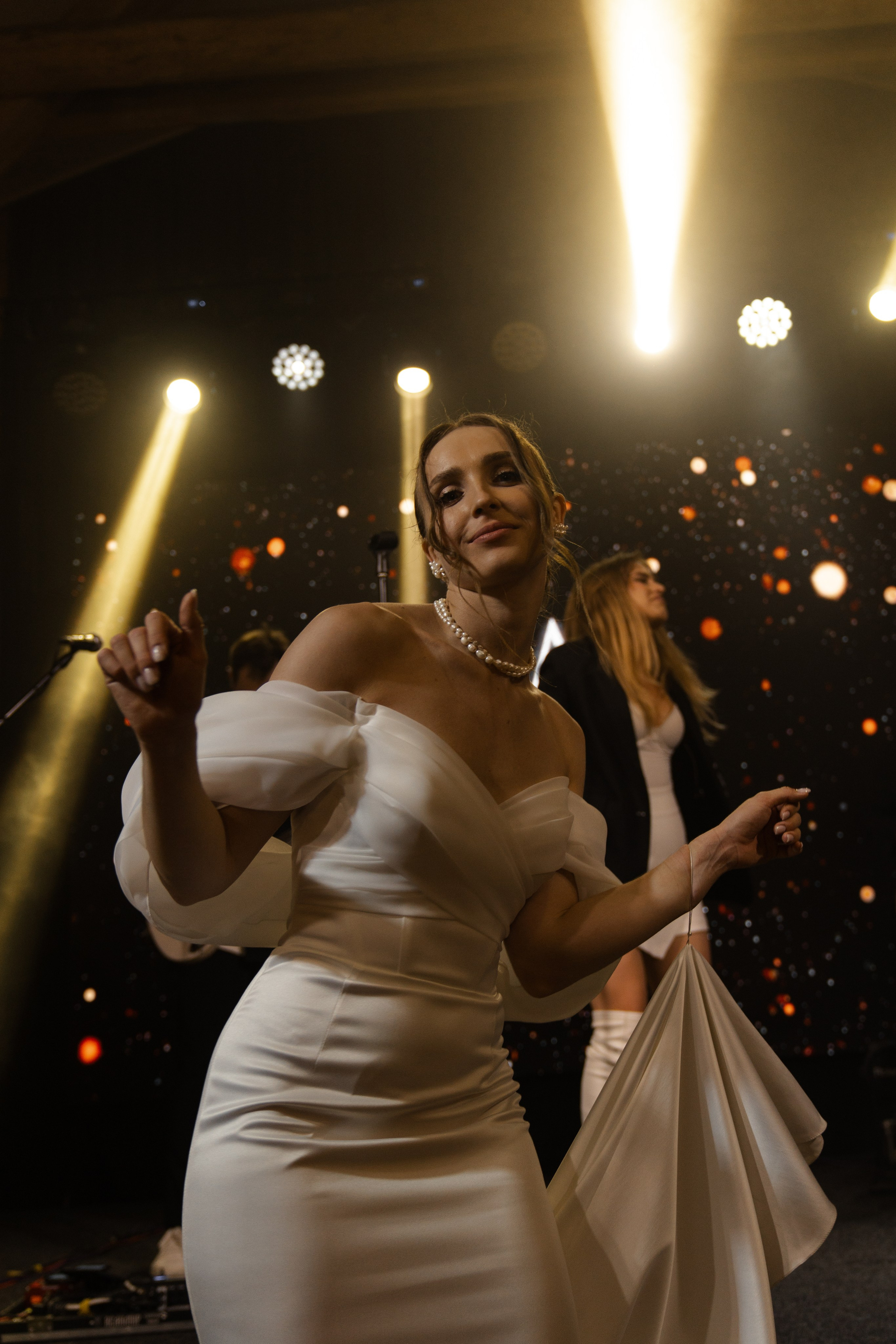 «комфорлабельно и эстетично». Свадебный фотограф Наташа Брифли