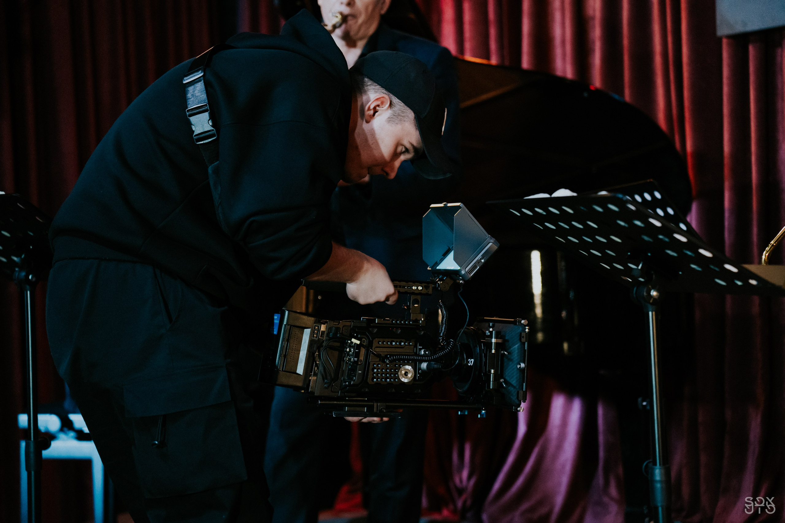 Видеопродакшн BACKED ROLL