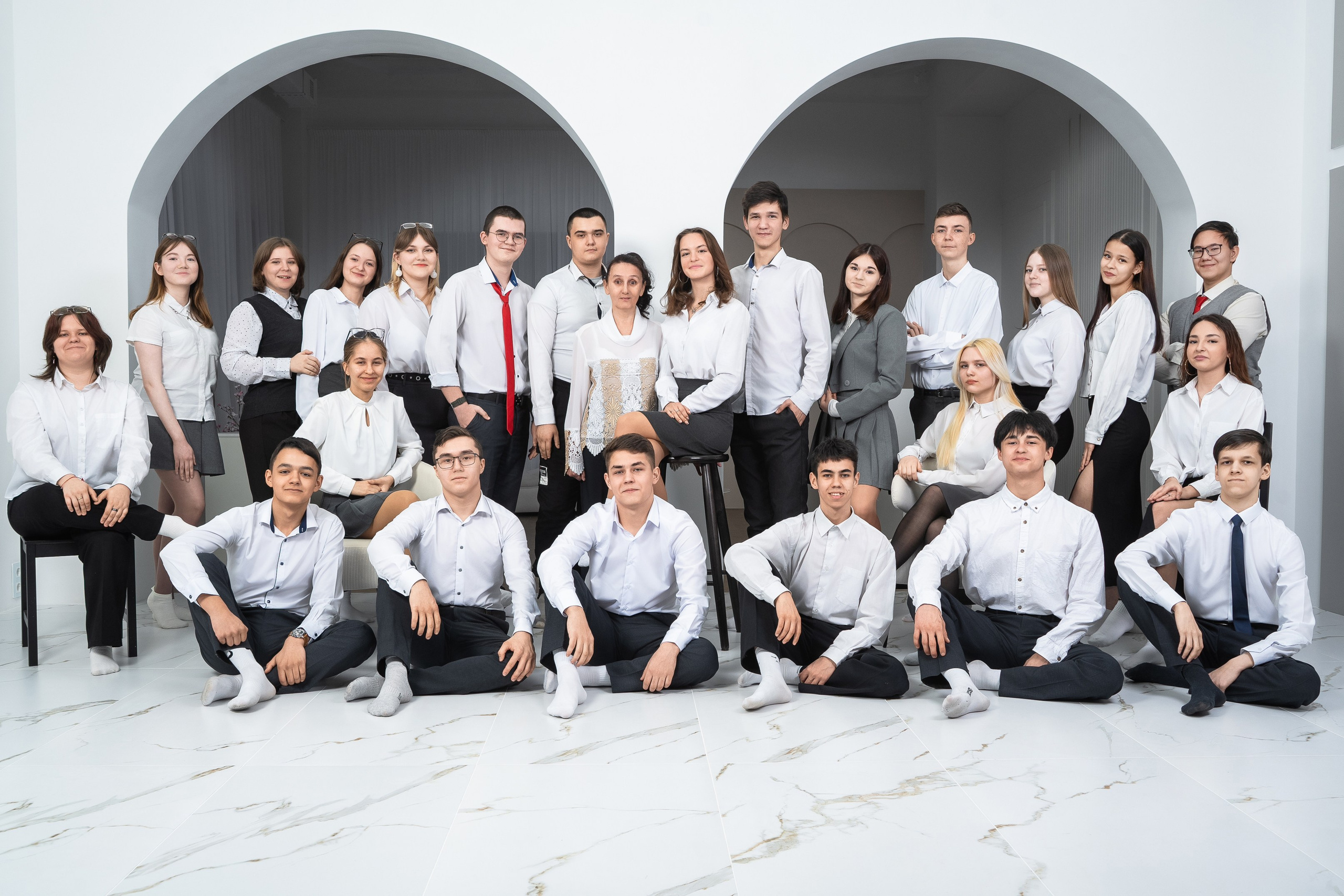 Выпускная фотосессия в фотостудии. Выпускные альбомы Нижнекамск Набережные Челны Фотостудия Небо