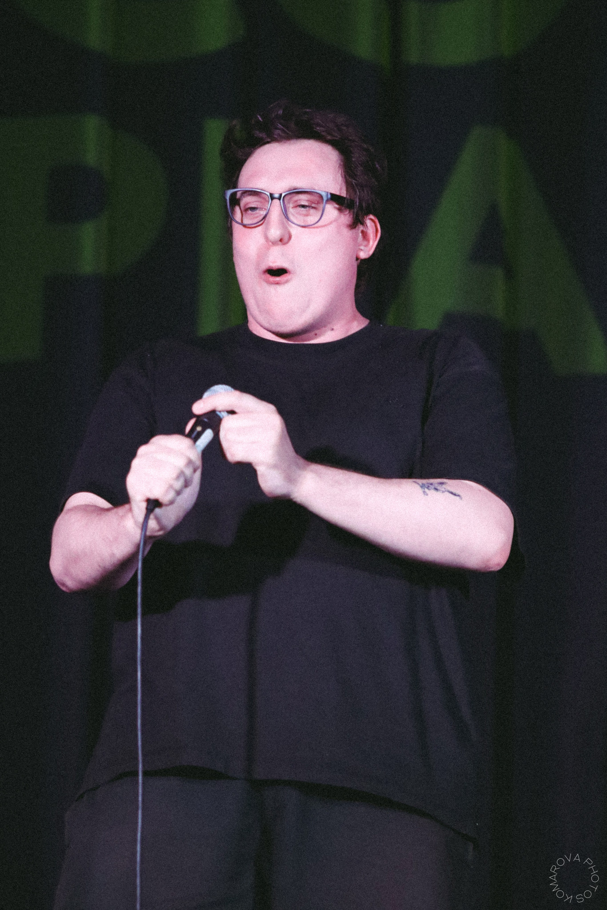 Stand up. Продавцы футболок