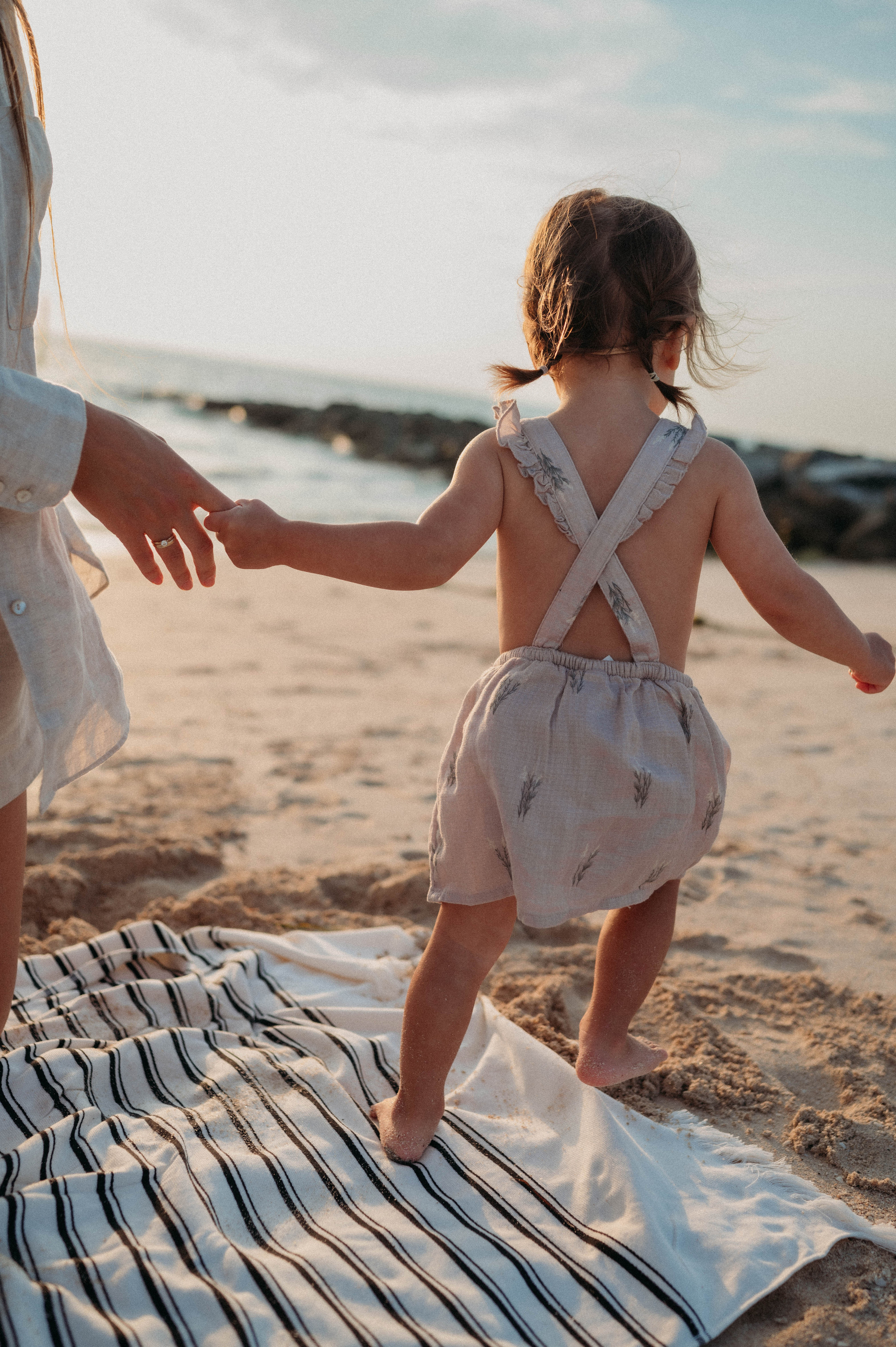 Эльзята, Игорь и Ива на пляже. Семейный фотограф в Дубае и Москве Ольга Белотуркина