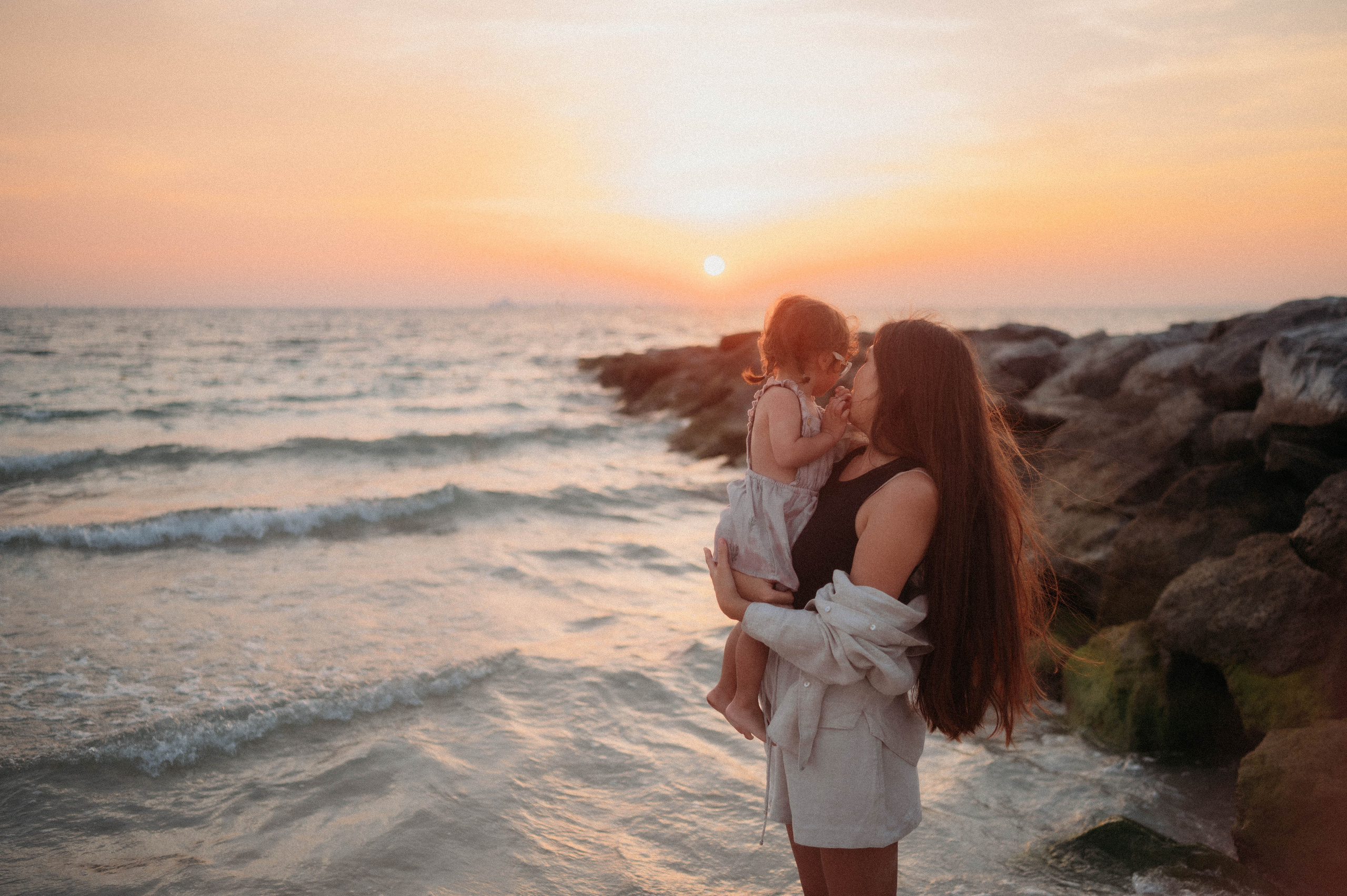 Эльзята, Игорь и Ива на пляже. Семейный фотограф в Дубае и Москве Ольга Белотуркина