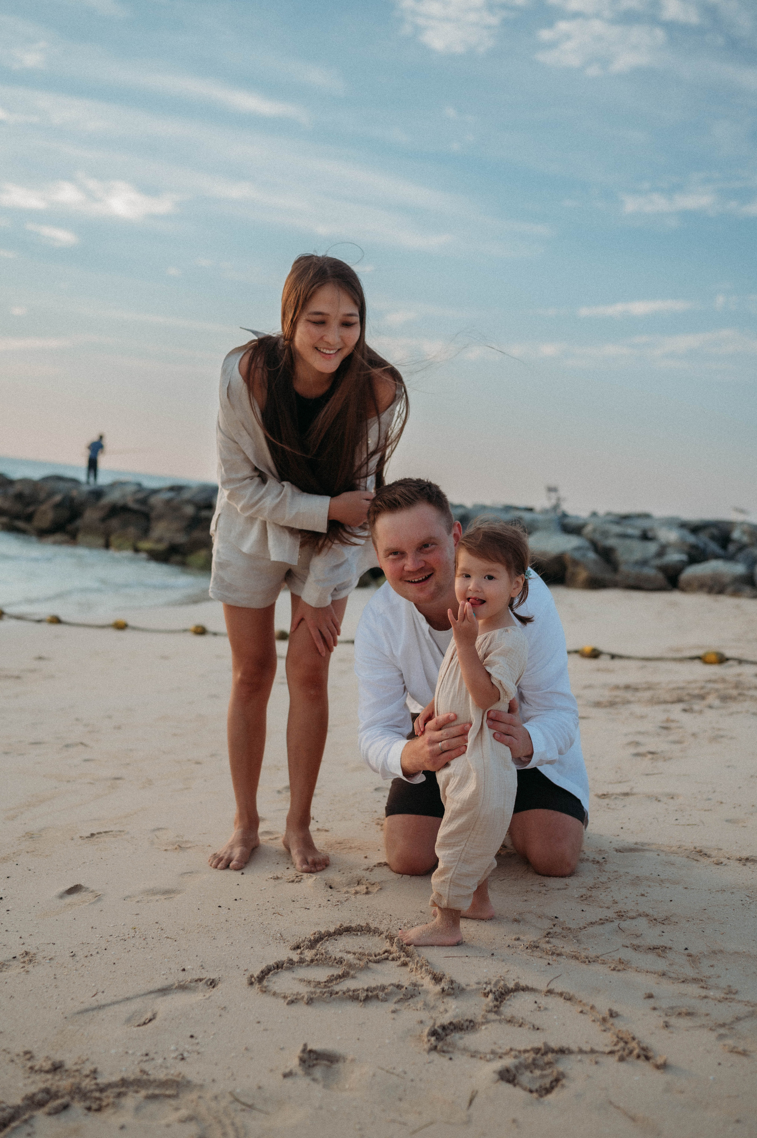 Эльзята, Игорь и Ива на пляже. Семейный фотограф в Дубае и Москве Ольга Белотуркина