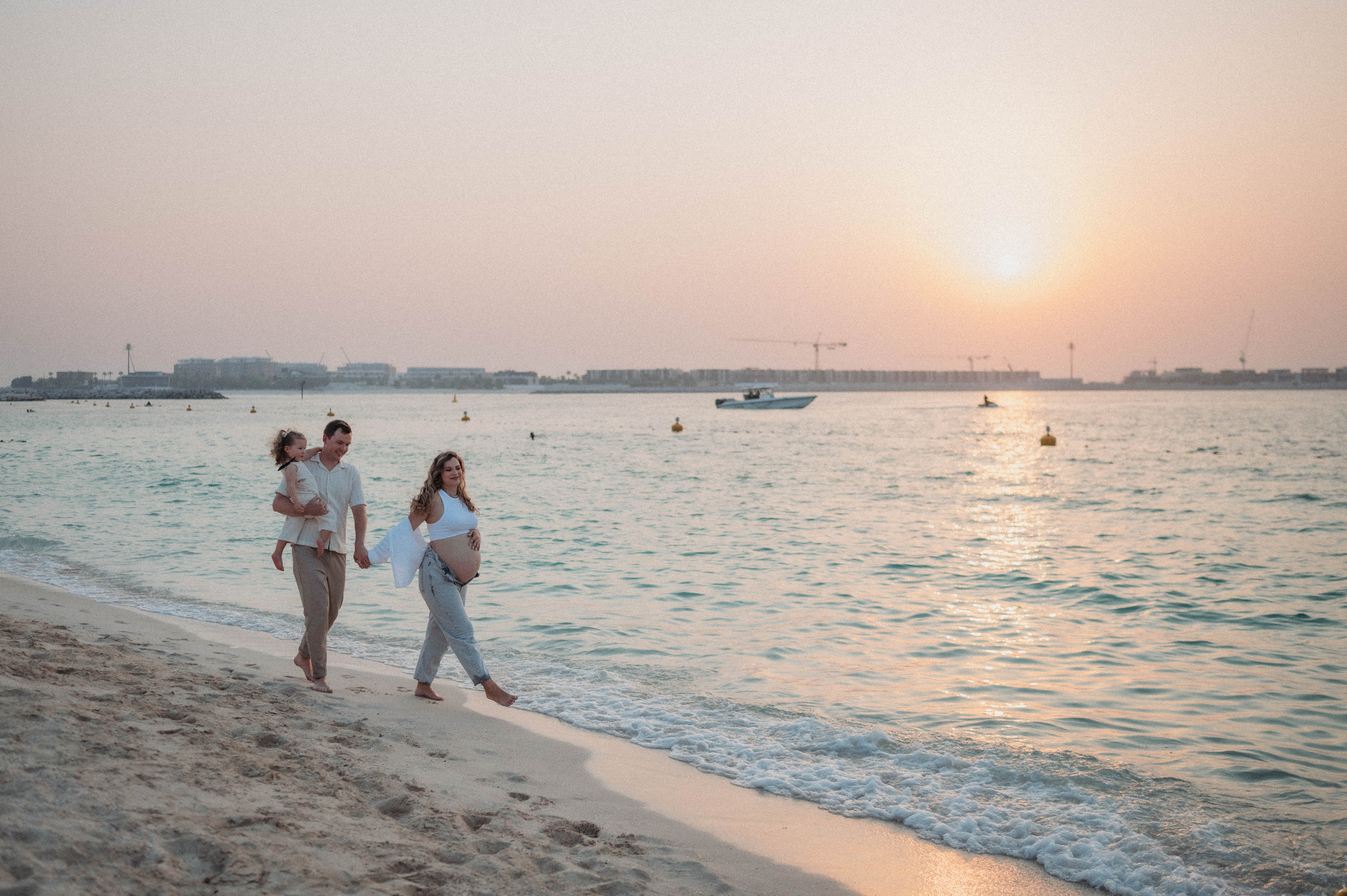 Алена, Ваня и Яночка на пляже. Семейный фотограф в Дубае и Москве Ольга Белотуркина