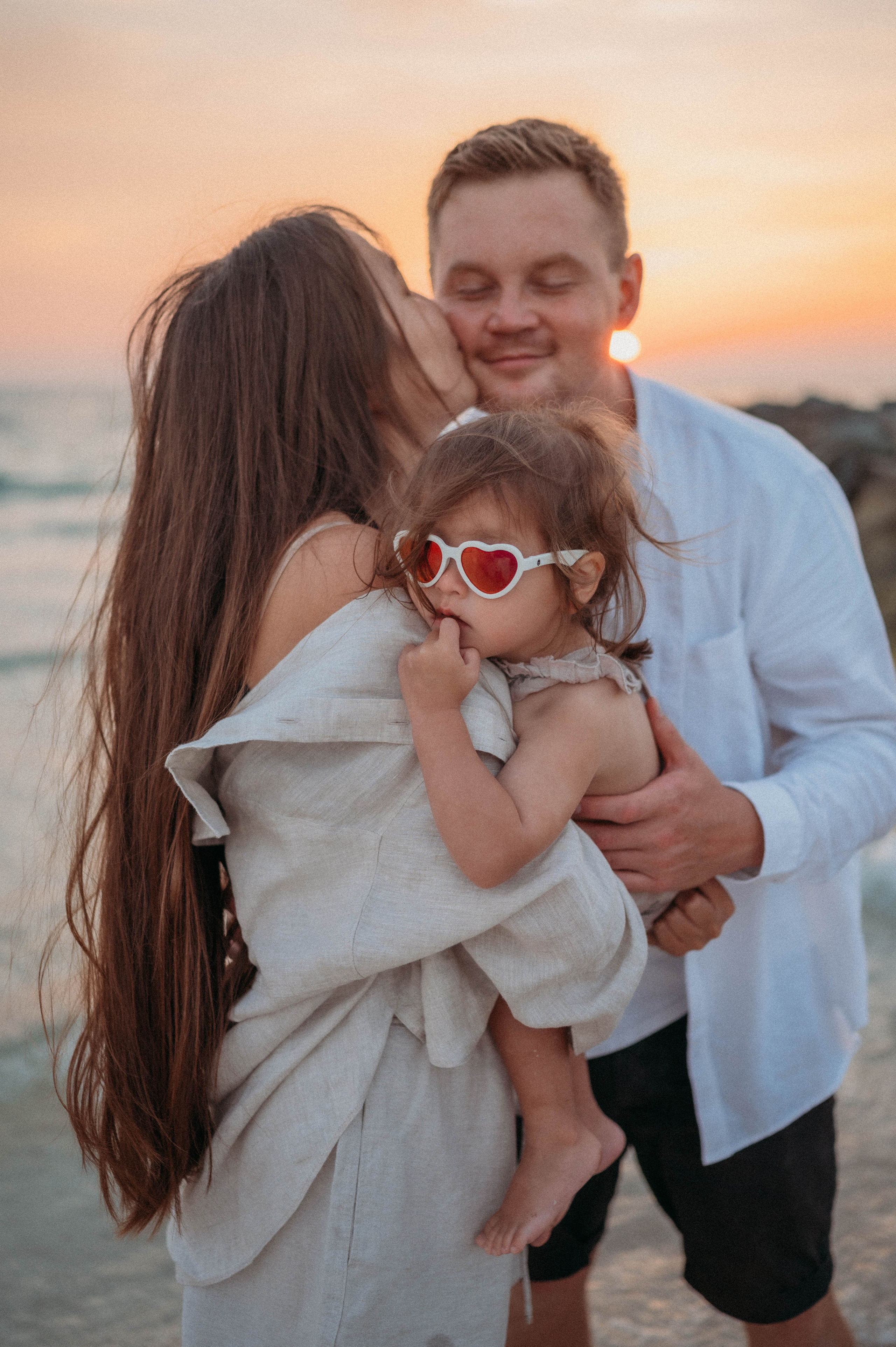 Эльзята, Игорь и Ива на пляже. Семейный фотограф в Дубае и Москве Ольга Белотуркина