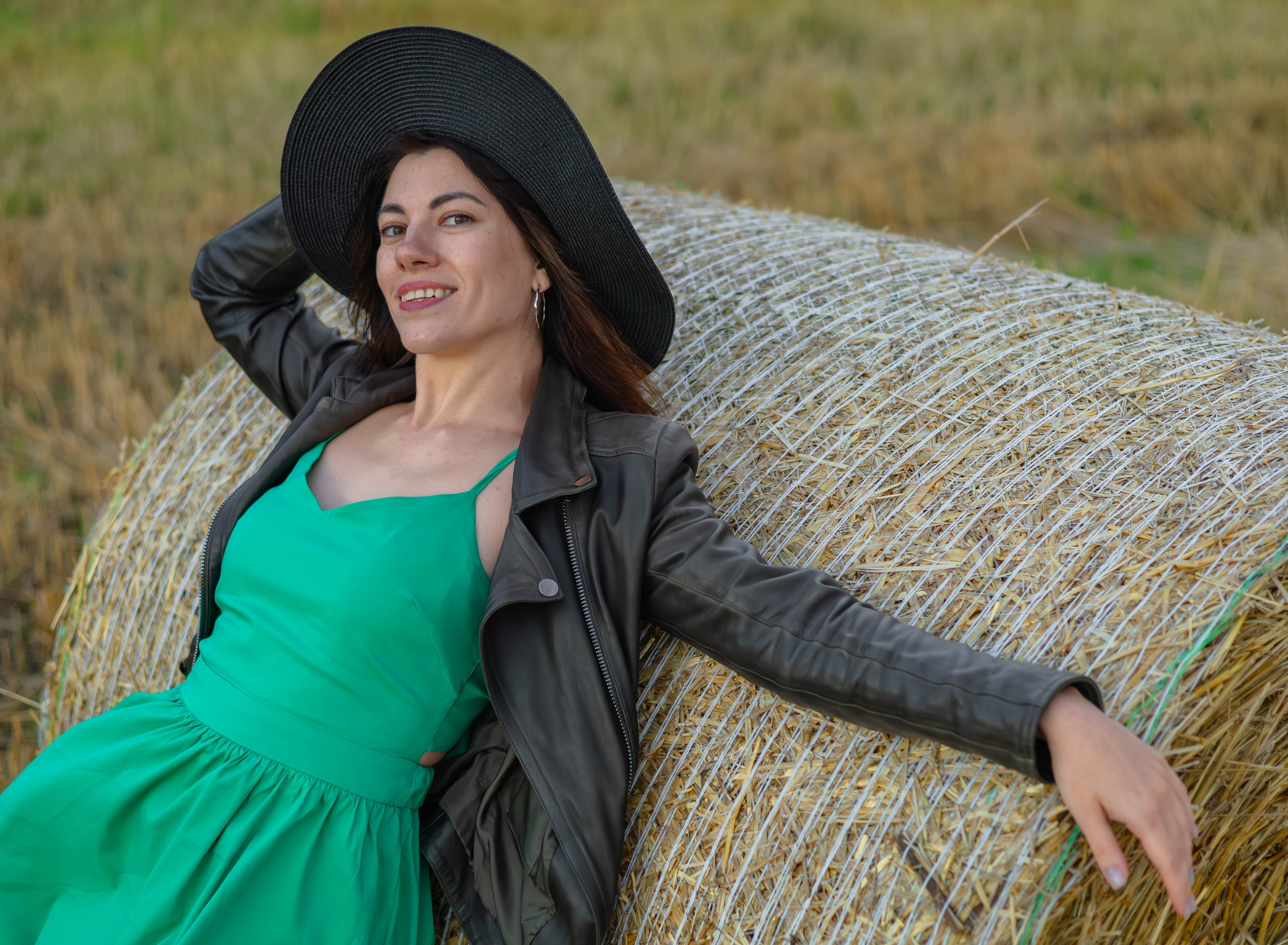 Анастасия. Закат в поле. Портретный фотограф Панферова Регина г. Санкт-Петербург, г. Казань