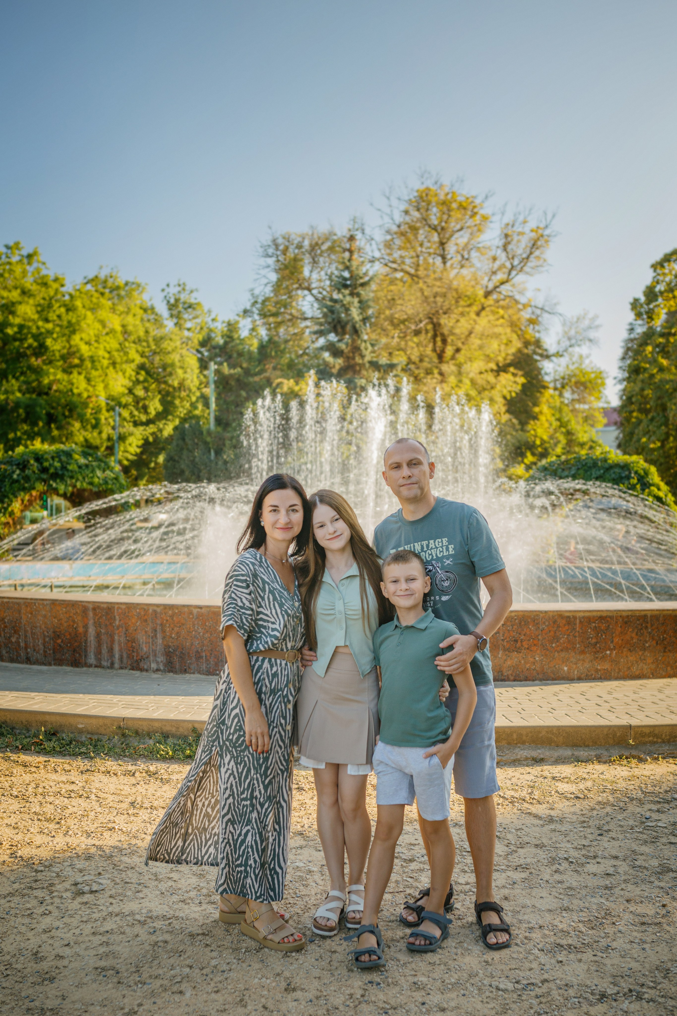 Семейная фотопрогулка в Таганроге. Уютный фотограф в Таганроге: портреты, альбомы, семейные и детские фотосессии| Рада Шатунова