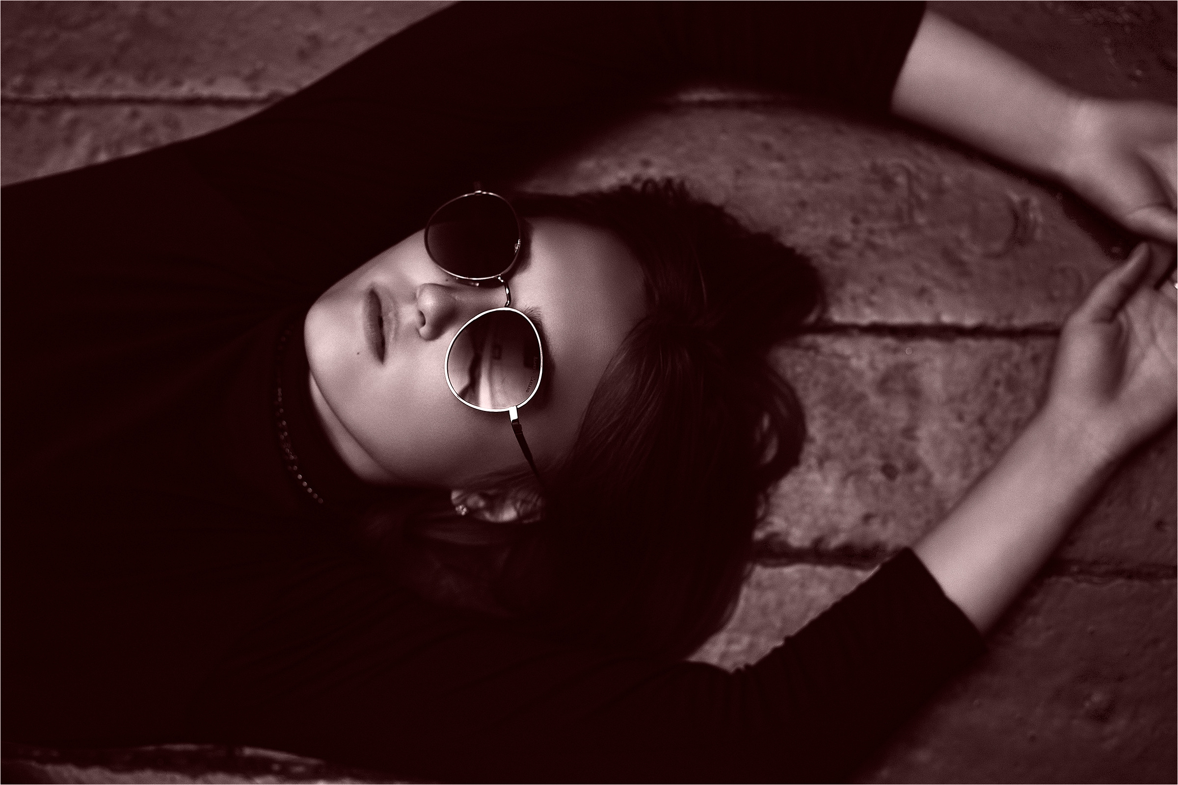 Total black. Фотограф в Каражале Руслан Панов