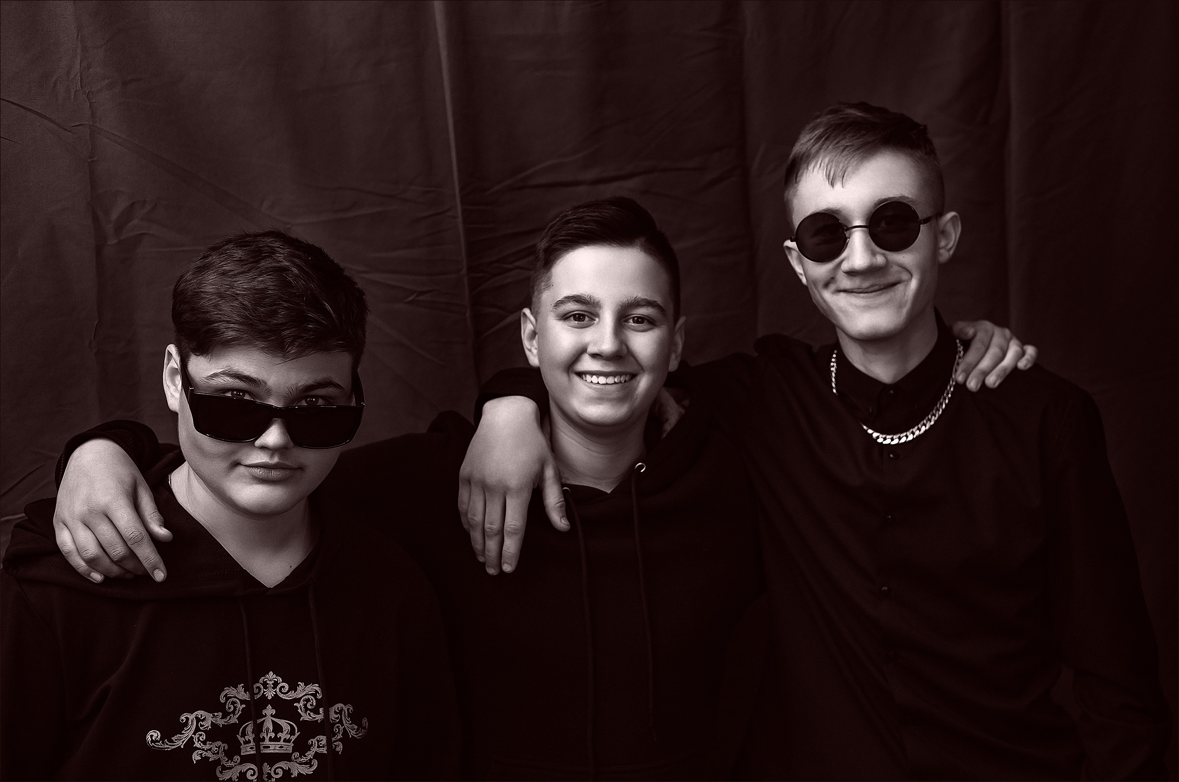 Total black. Фотограф в Каражале Руслан Панов