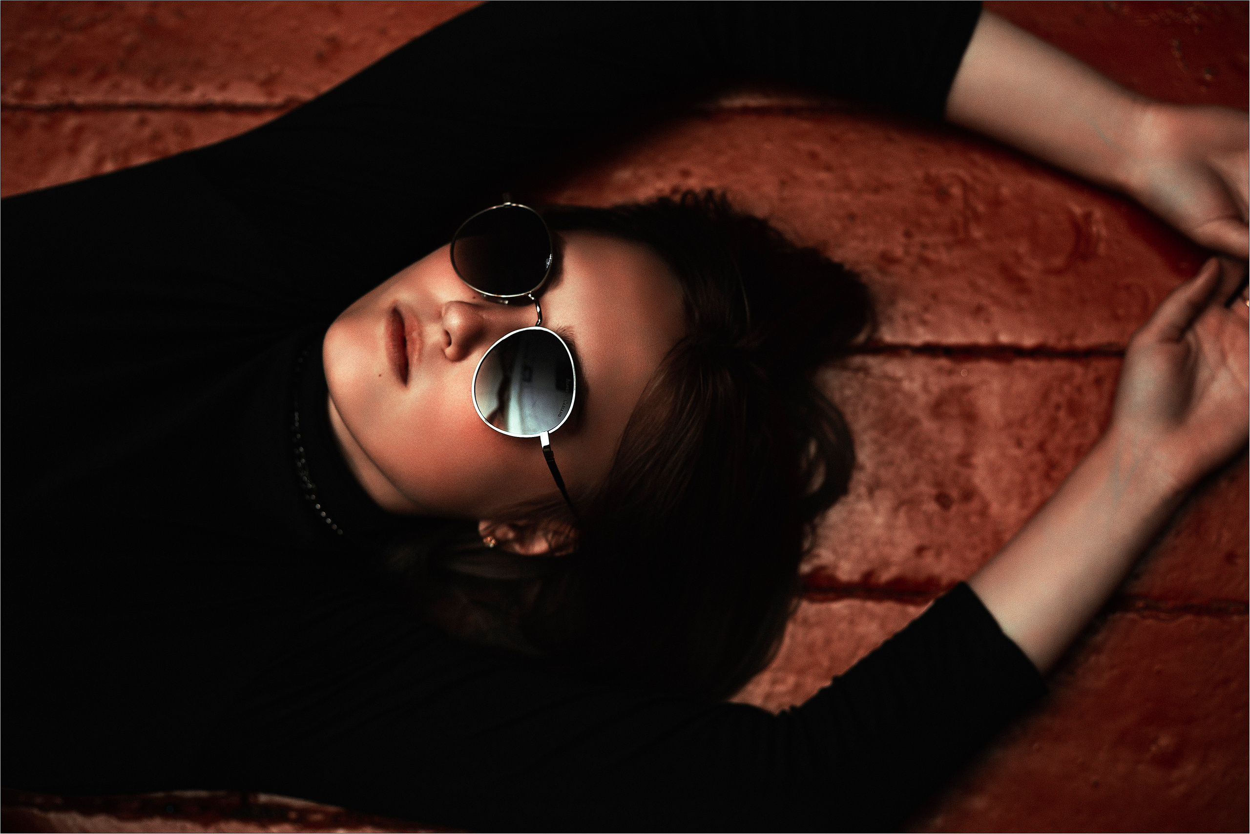 Total black. Фотограф в Каражале Руслан Панов