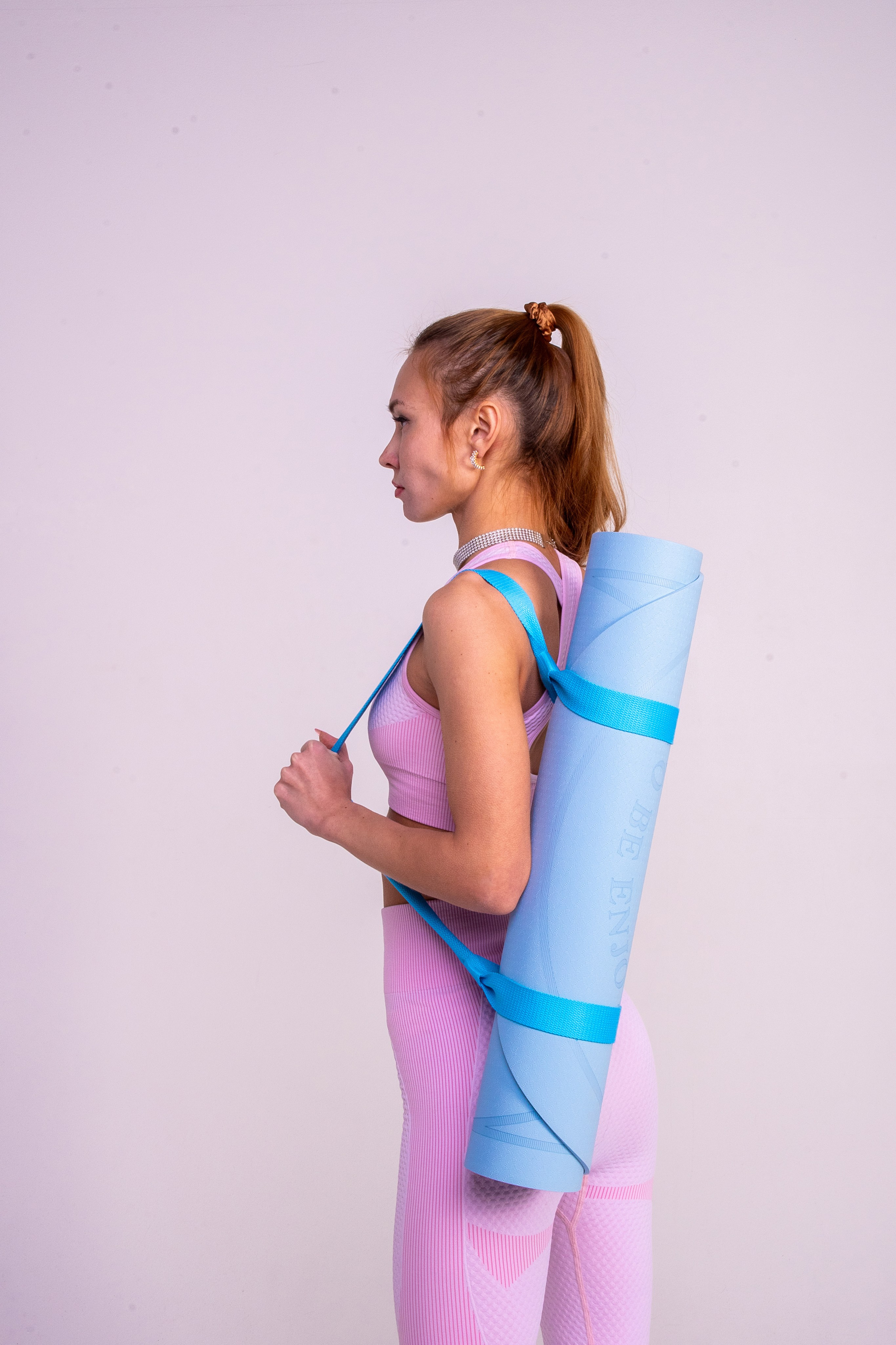 Ковер для йоги. Фотограф Виктория Щербинина в Санкт-Петербурге и Москве