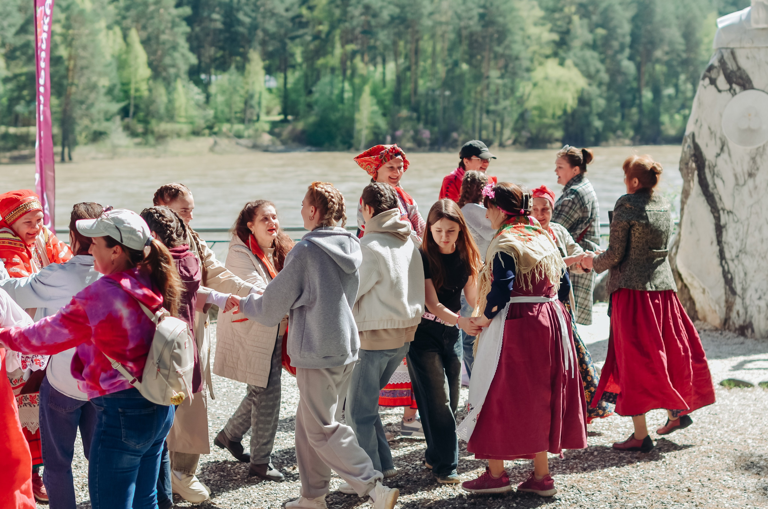 Фестиваль «Цветение Маральника на Алтае 2025». Фоторепортаж. Денисова Аля — фотограф для парных съемок и индивидуальных историй в Барнауле