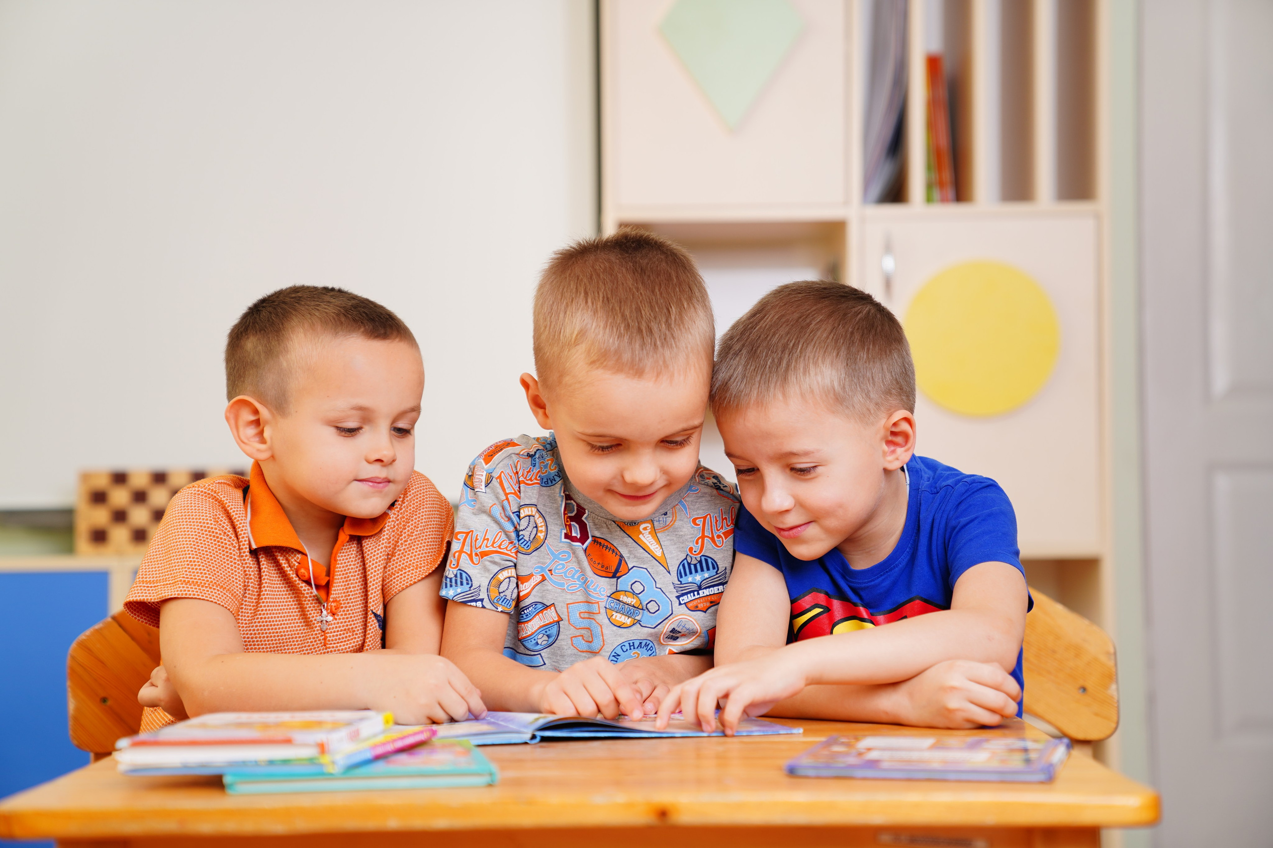 Мелкие группы. MEMENTO.Выпускные альбомы, школьные, юбилейные и другие книги. Ростов-на-Дону