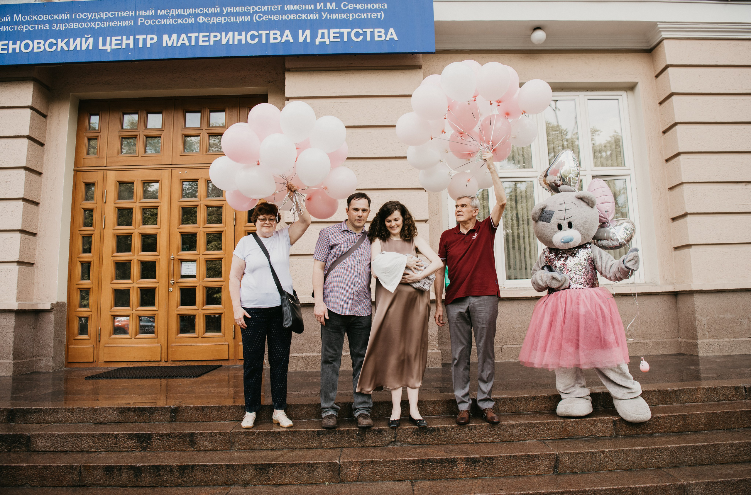 Выписка Виктории. Снегиревка. Фотограф на выписку из роддома в Москве и МО