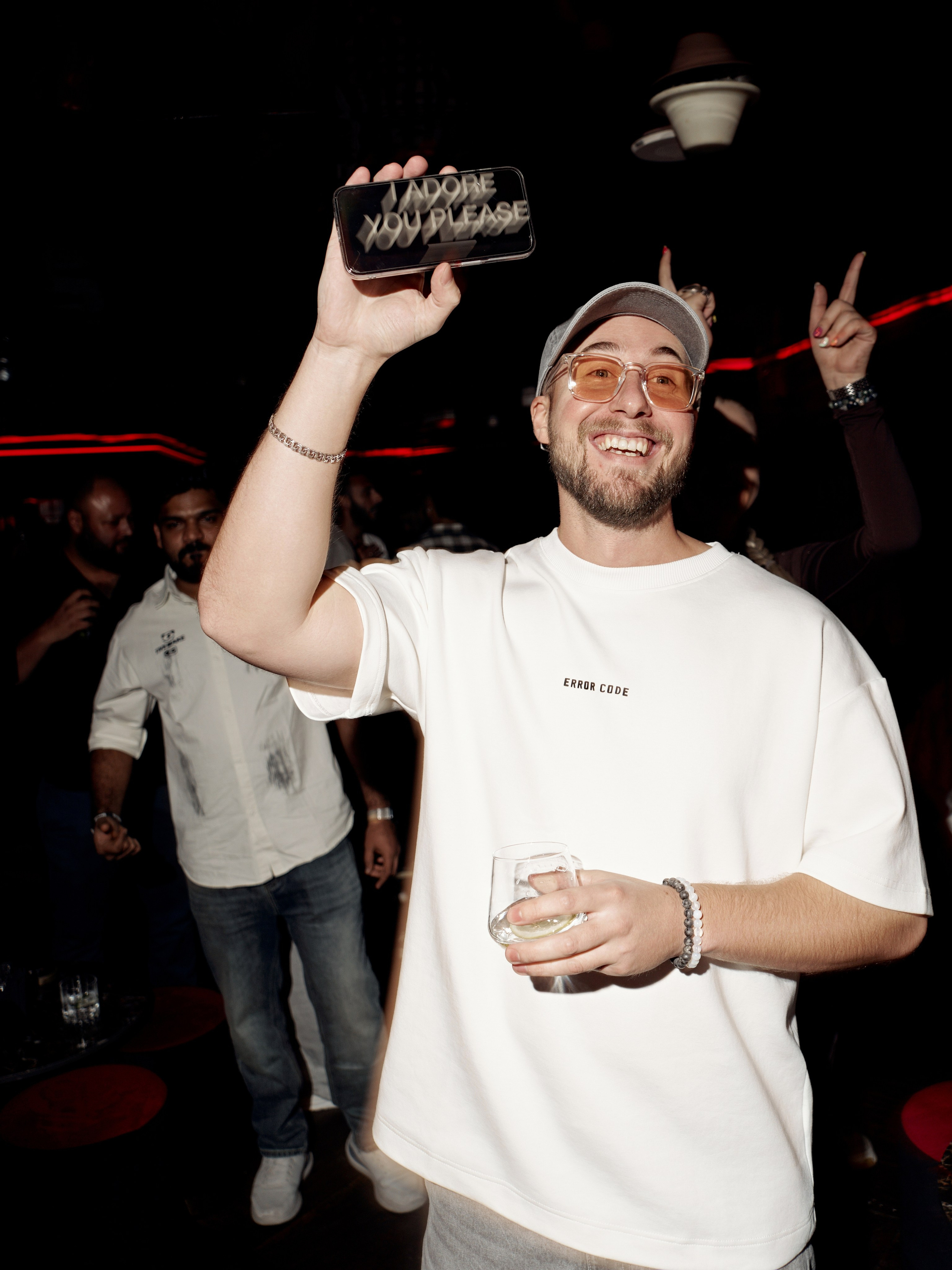 CLUB. NOIZOMAX Художественный фотограф в Дубай