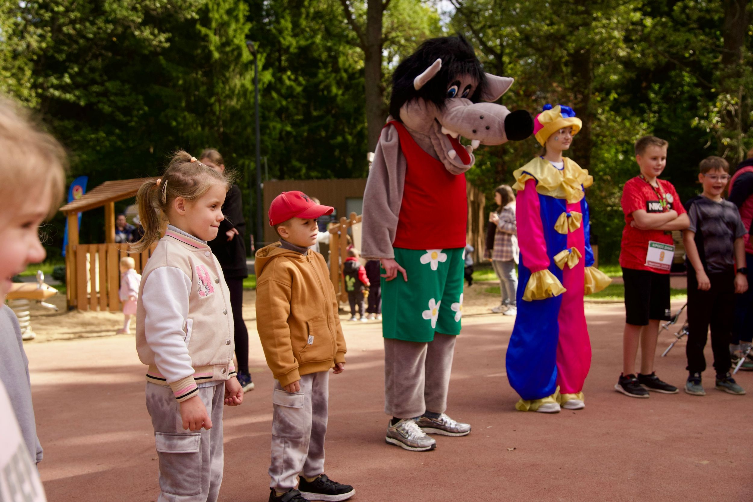 Забег в парке «Дубки». Кафе «БЕЛКА НАШЕПТАЛА». Ну оооочень концептуальное кафе