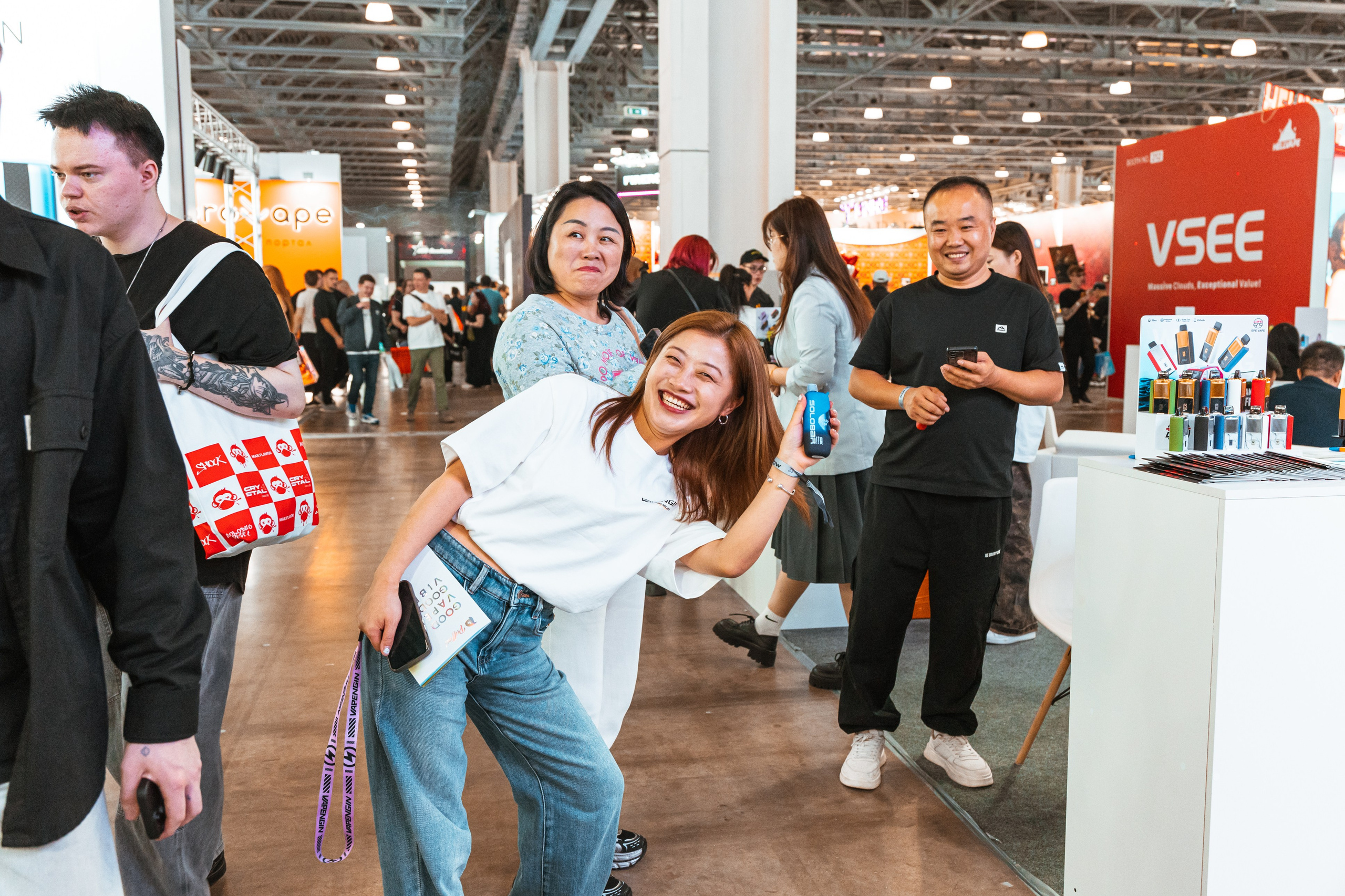 VAPE CLUB SHOW 2025 Крокус Экспо. Фотограф в Москве Дмитрий Емельянов