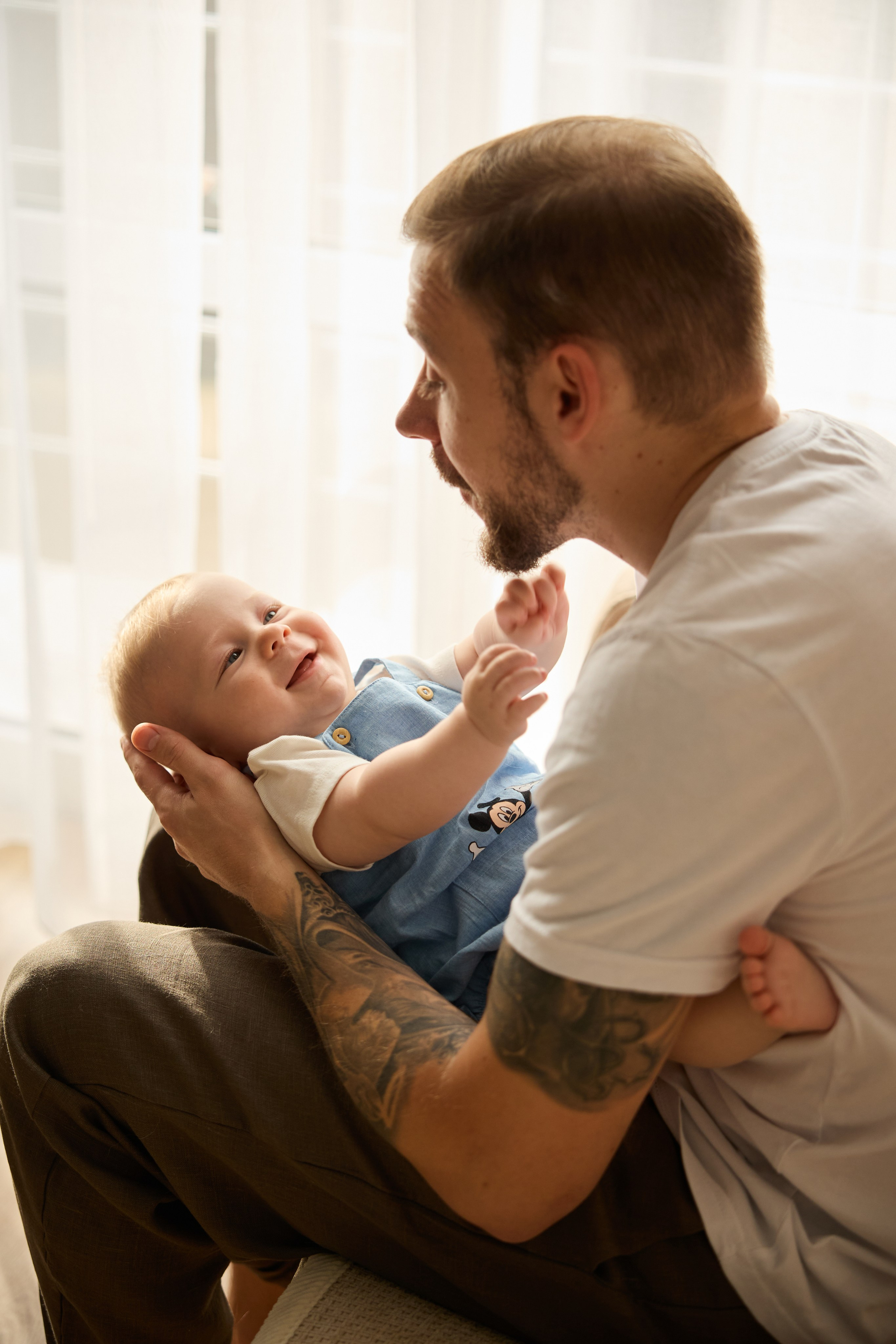 Иван, Анастасия, Саша и Тайгер, декабрь 2024. Свадебный и семейный фотограф в Сочи и Краснодарском крае Анна Шмелёва