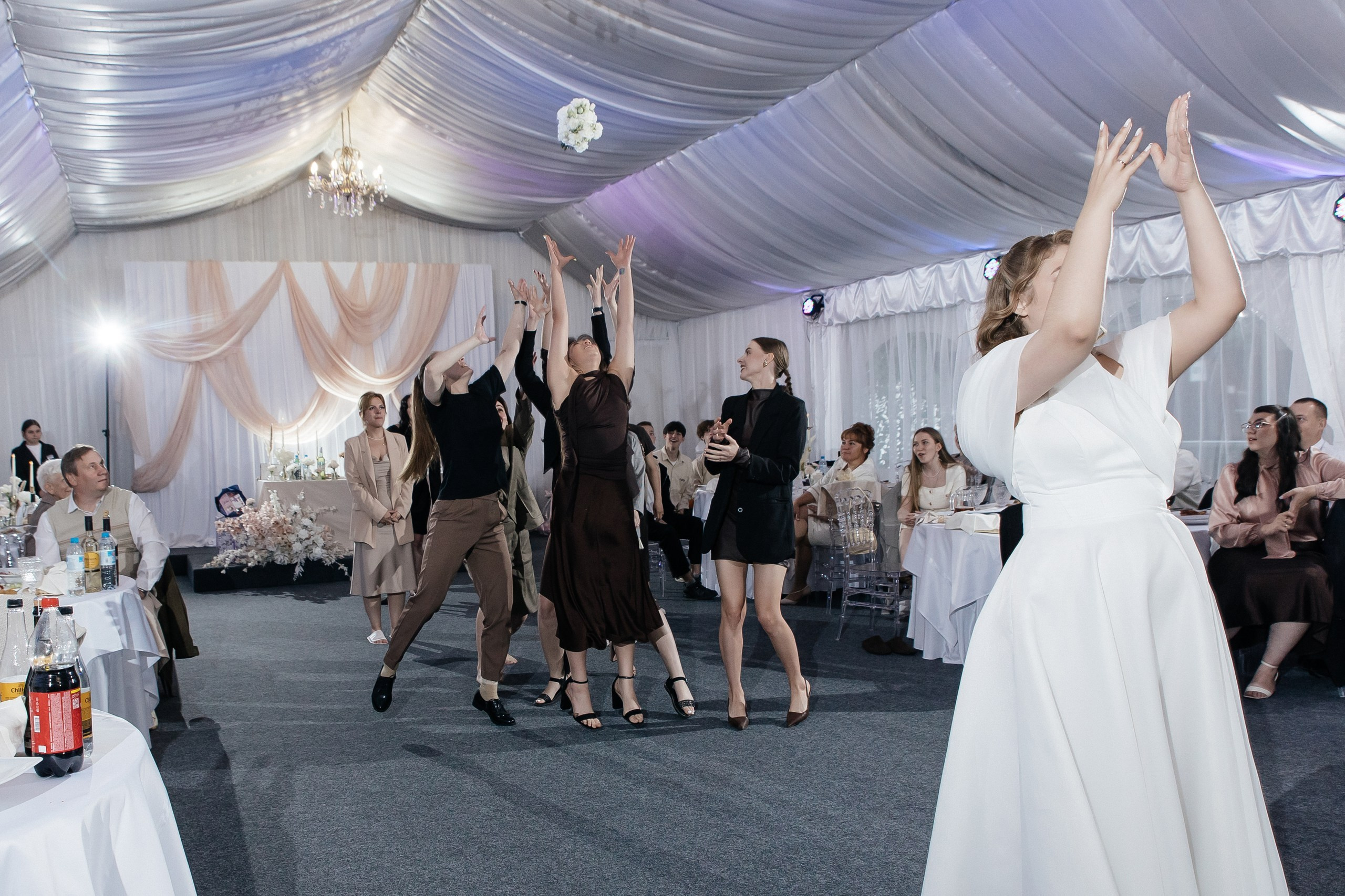 А | А. Любовь, танцы и котики 🐾. Свадебный фотограф Настя Шелл г. Череповец