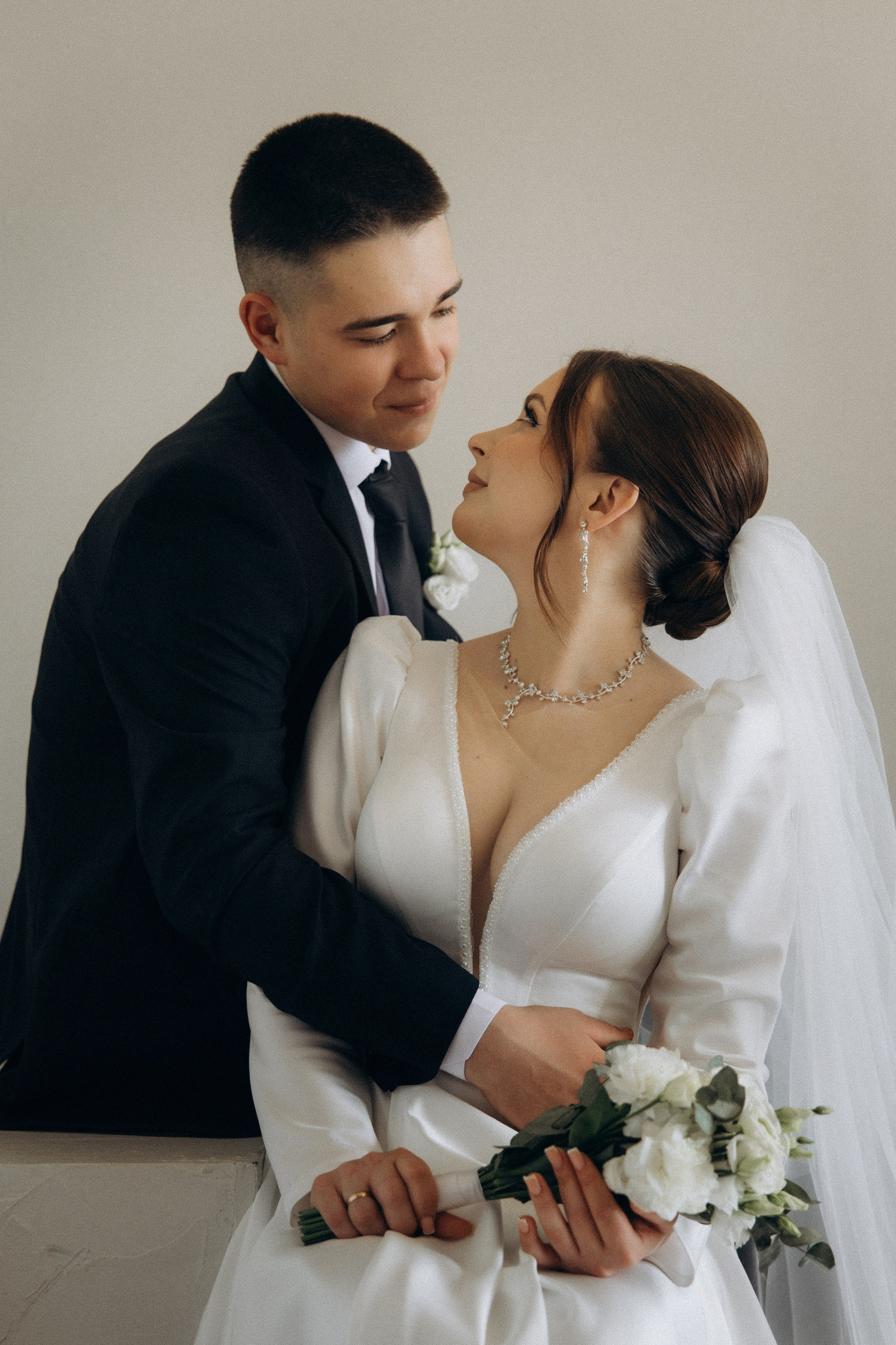 Свадебная фотосессия в фотостудии Пензы для Виктории и Михаила