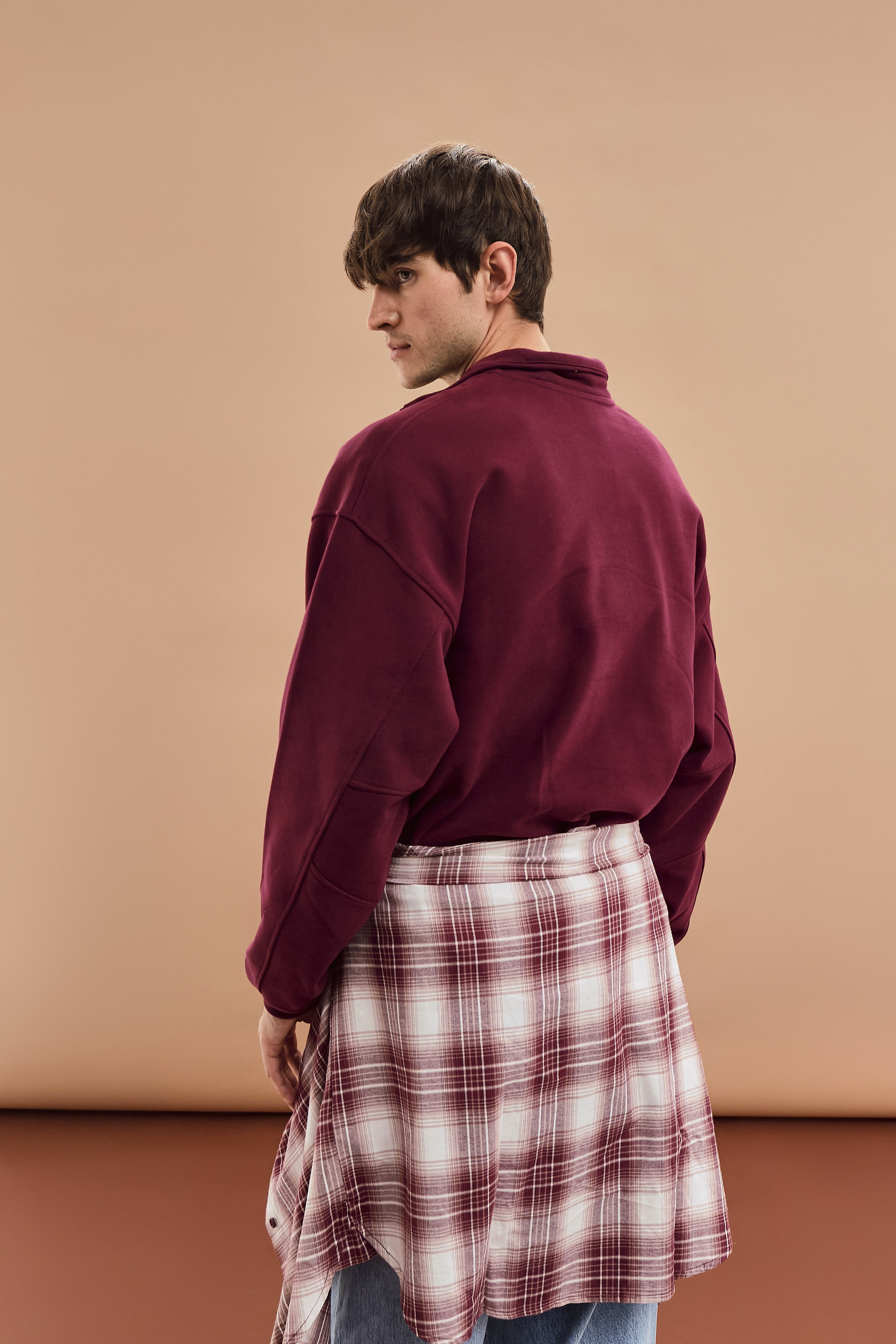 На бумажном фоне. Фотограф Москва| Вероника Полуэктова