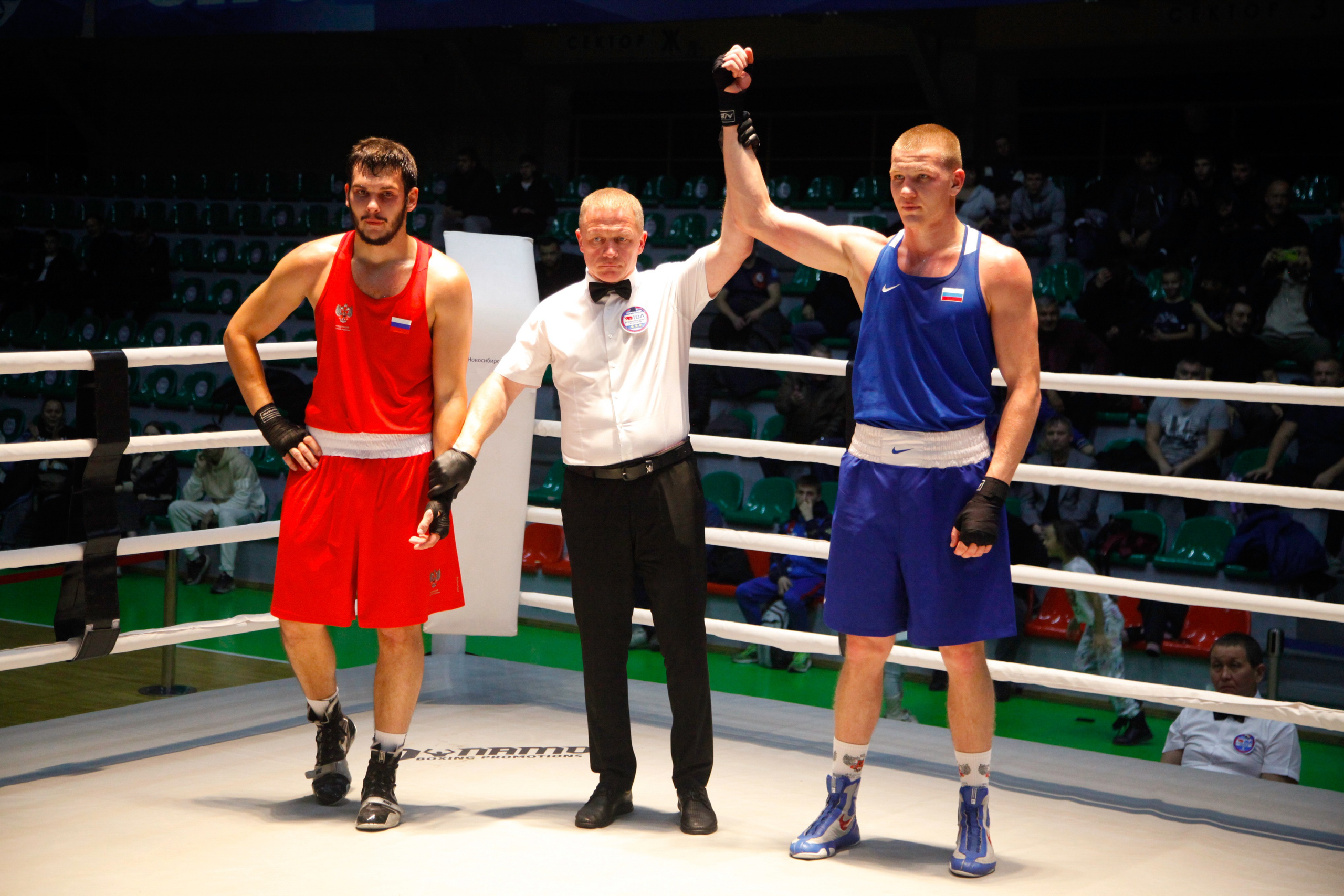 БОКС. Фото. Спортивный фотограф, трансляция, звук и свет в Новосибирске