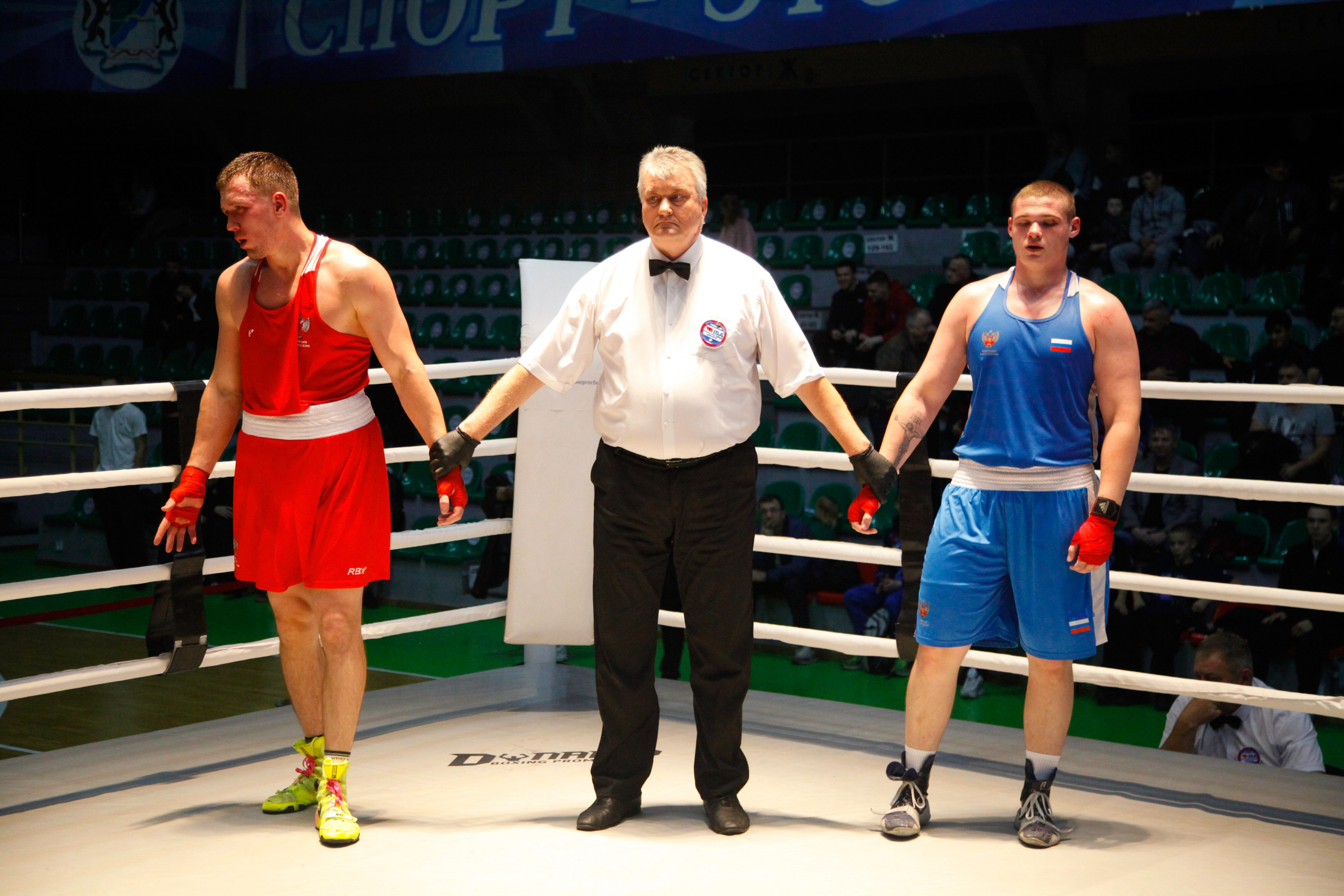 БОКС. Фото. Спортивный фотограф, трансляция, звук и свет в Новосибирске