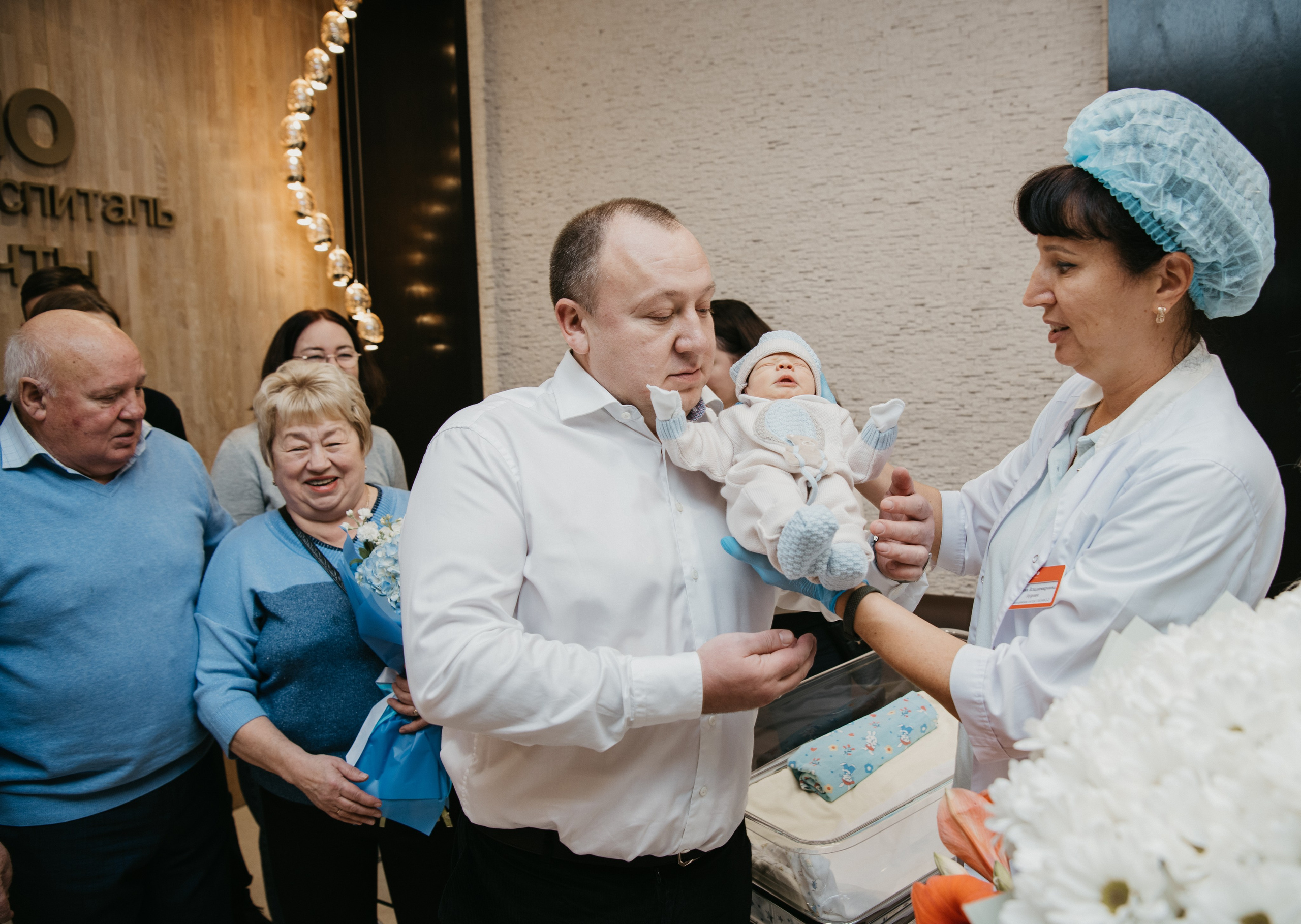 Выписка малыша. Мать и дитя в Лапино. Фотограф на выписку из роддома в Москве и МО