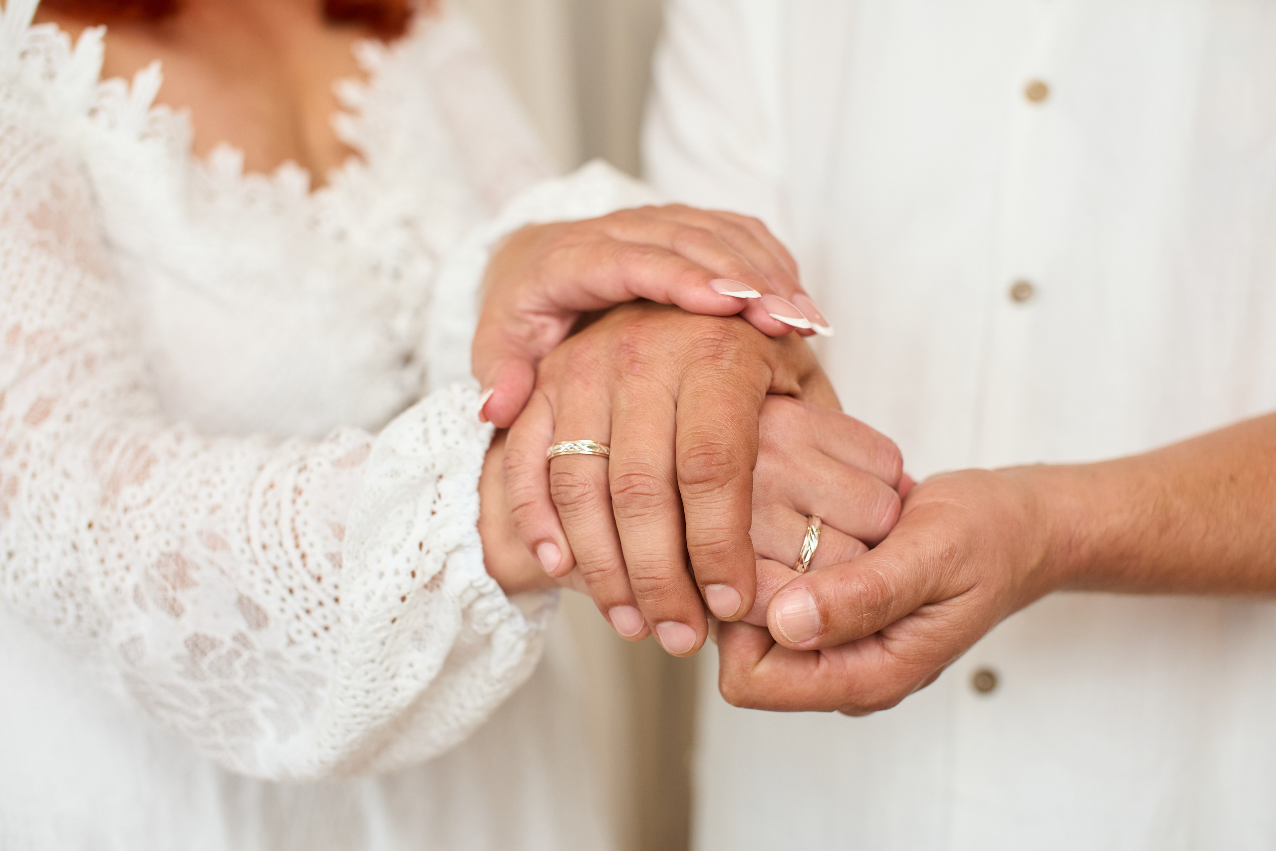 Свадебная фотосессия в фотостудии. Репортажный и женский фотограф в Новосибирске