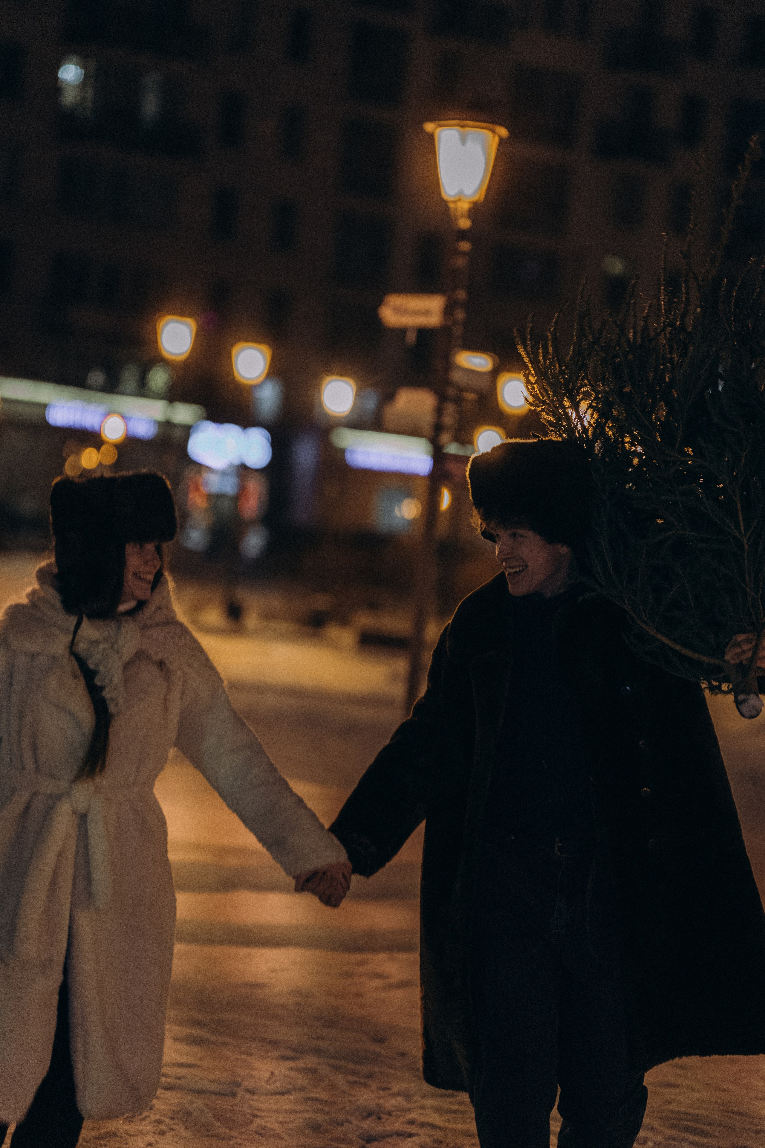 НОВОГОДНЯЯ ПРОГУЛКА ПАРЫ ПО ЧЕРНЫШЕВСКОЙ ПЕРЕД НОВЫМ ГОДОМ. Профессиональный фотограф, Санкт-Петербург — Виктория Богомолова