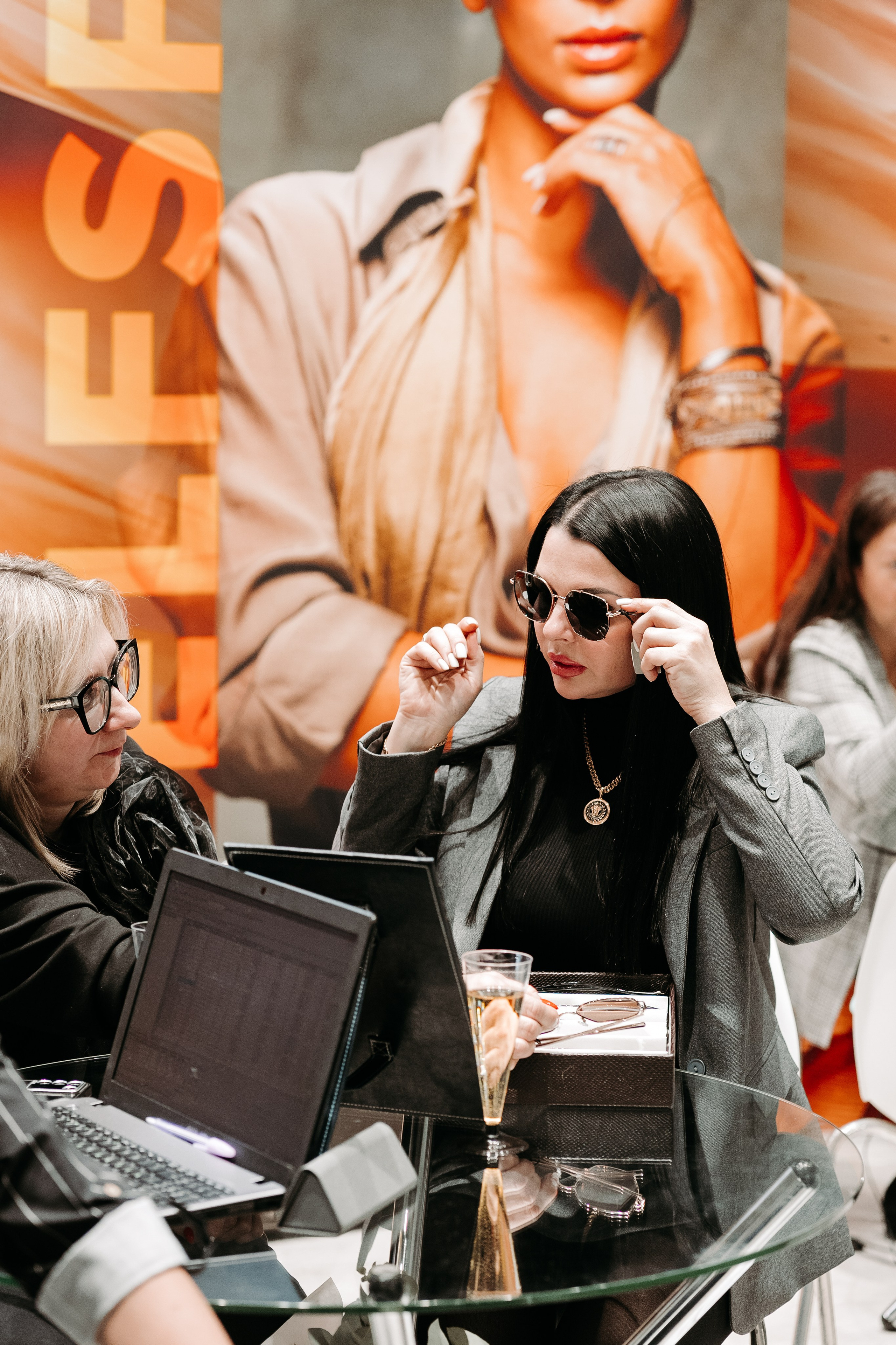 Оптическая_выставка. Репортажный и свадебный фотограф в Москве Рая Небогатова