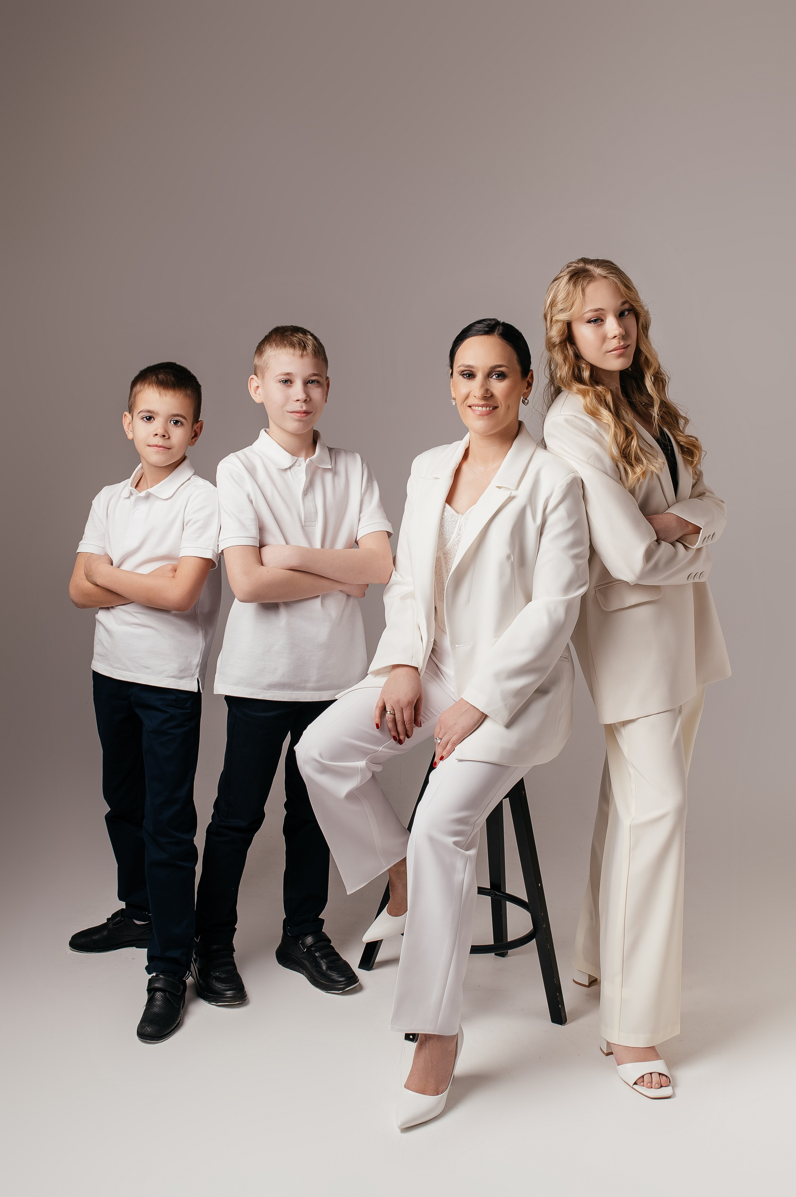 Олеся с детьми. Свадебный и студийный фотограф Ирина Котикова