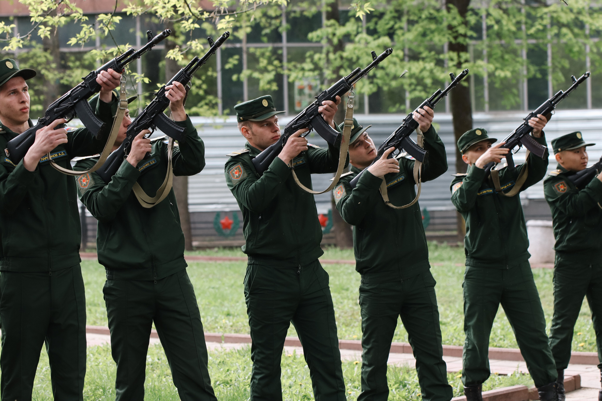 Торжественное возложение венков и цветов к братском могиле. Репортажный фотограф в Москве и Зеленограде Karina-vozd