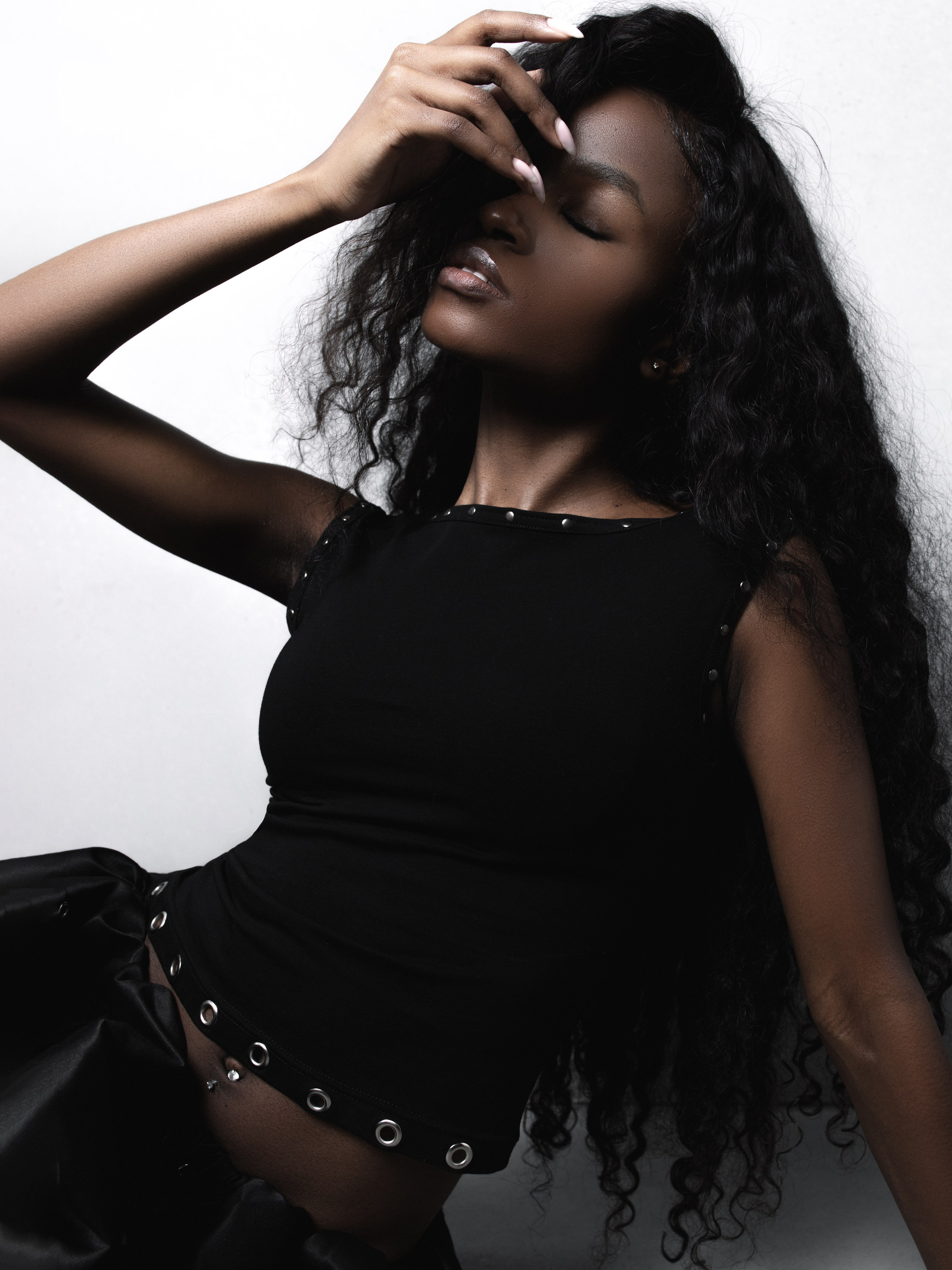 ЛУКБУК. RUNA production — стильные съемки для брендов