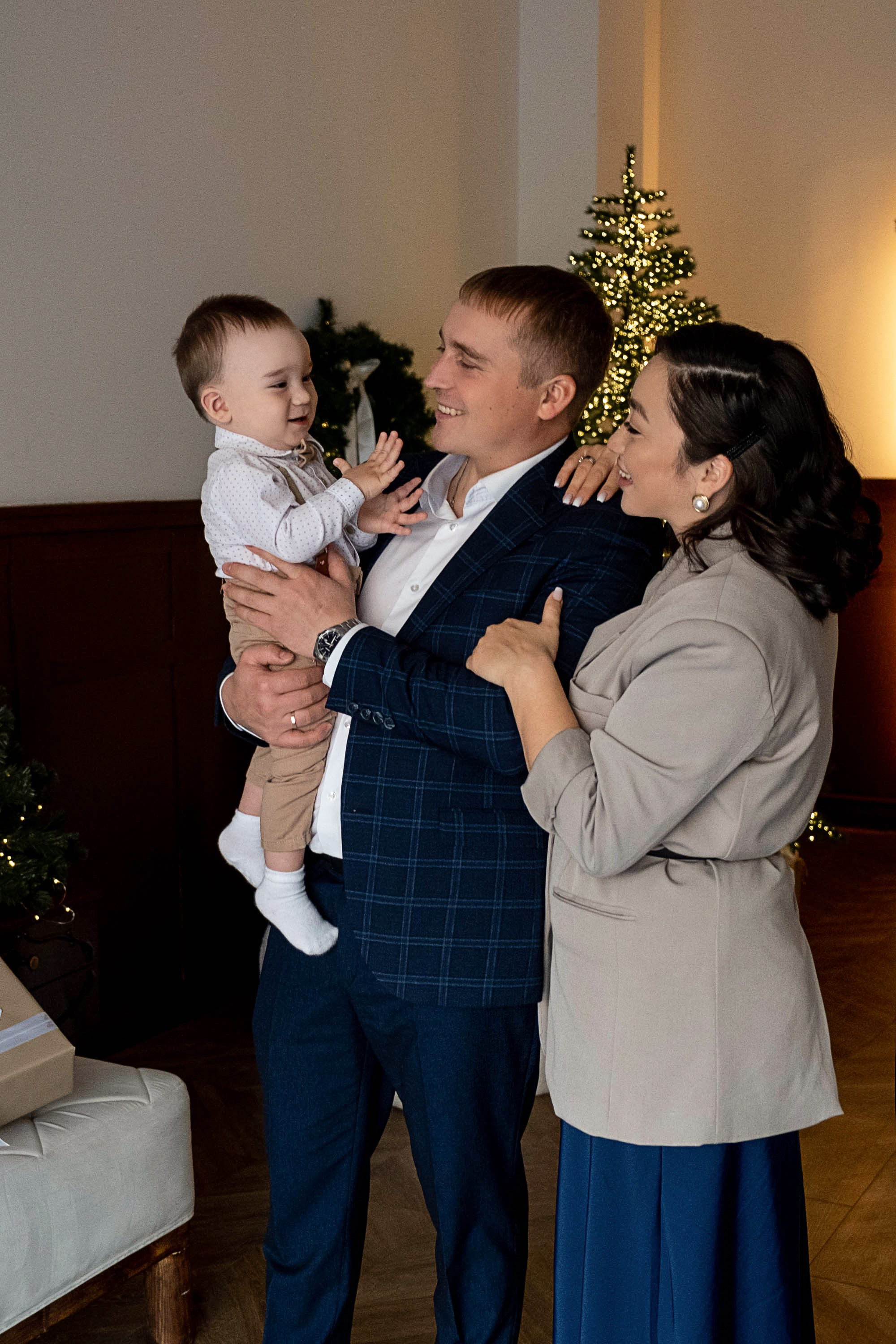 Джамиля, Юра и малыш Андрюша: Новогодняя. Свадебный и семейный фотограф в Тюмени Екатерина Дубровина