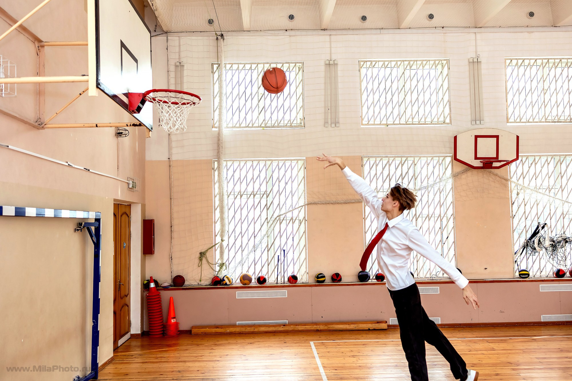 Галерея съемок в школе. Фотограф и видеограф Москва. Свадебный фотограф, видеограф. Выпускные альбомы. Оживающие альбомы