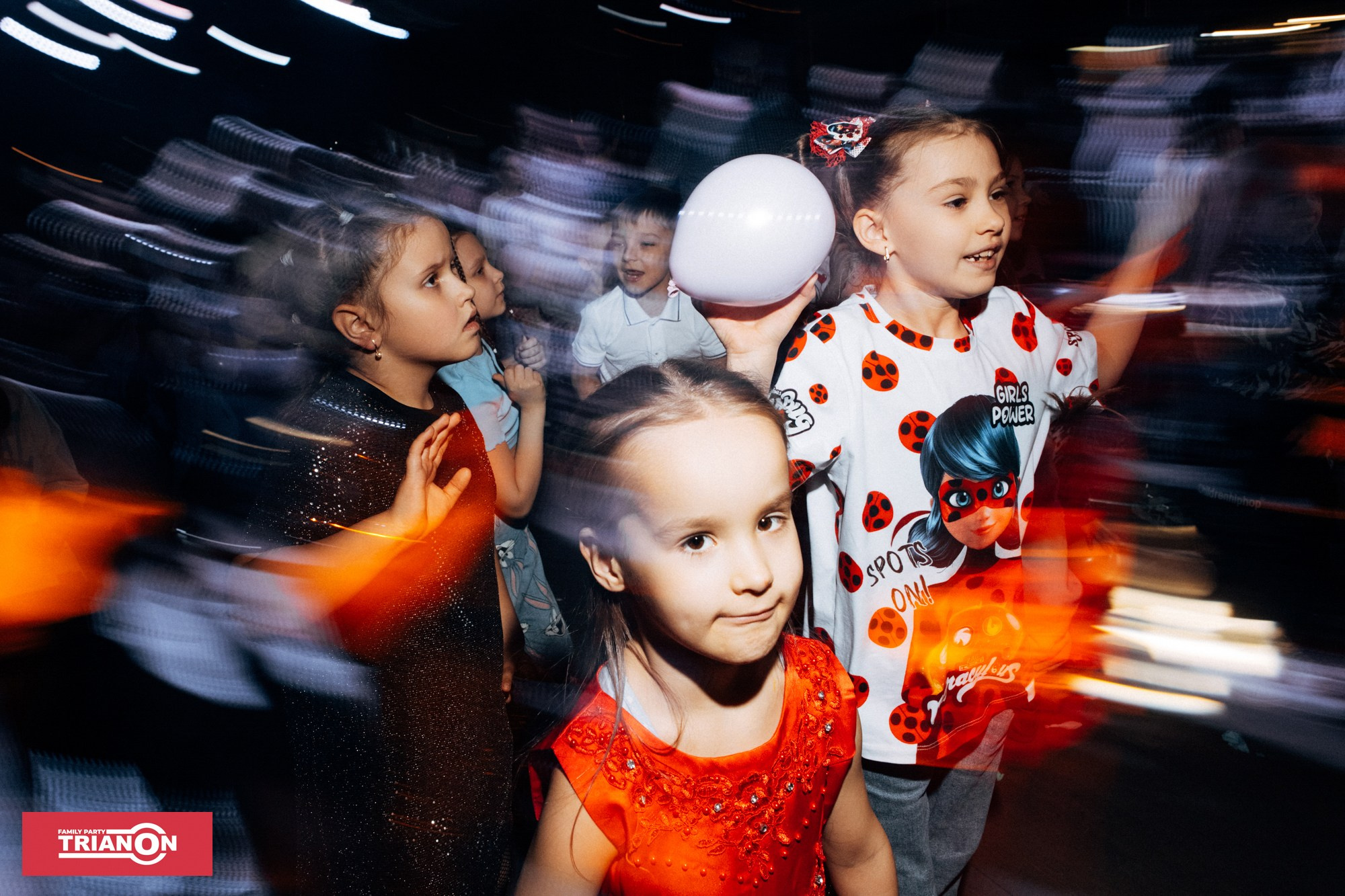 Семейная дискотека TRIANON. Фотограф Владимир Молоканов