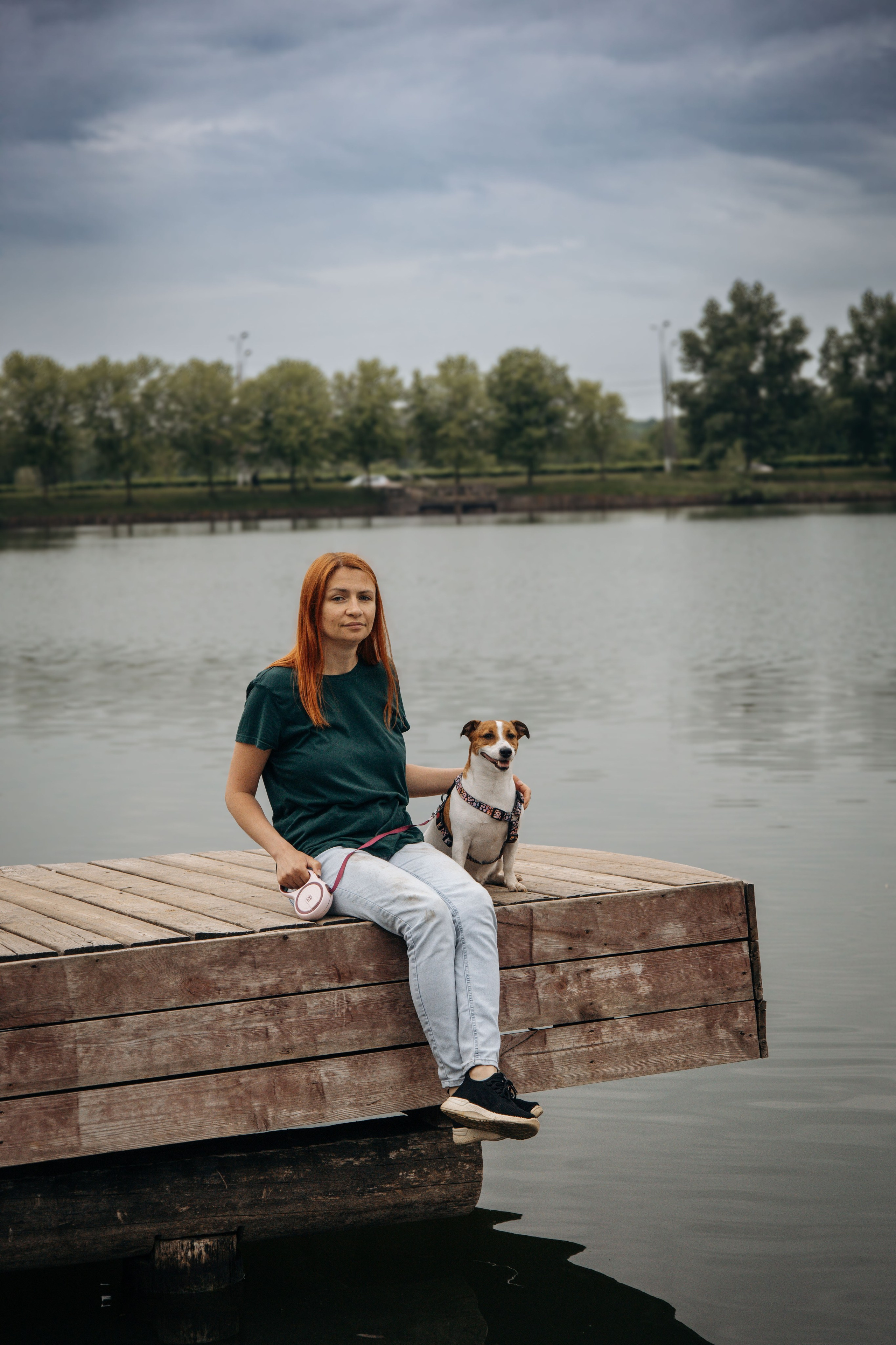 Моя маленькая спутница: Банни и Настя в Южнобутовском парке. Фотограф-анималист в Москве Екатерина Тихонова