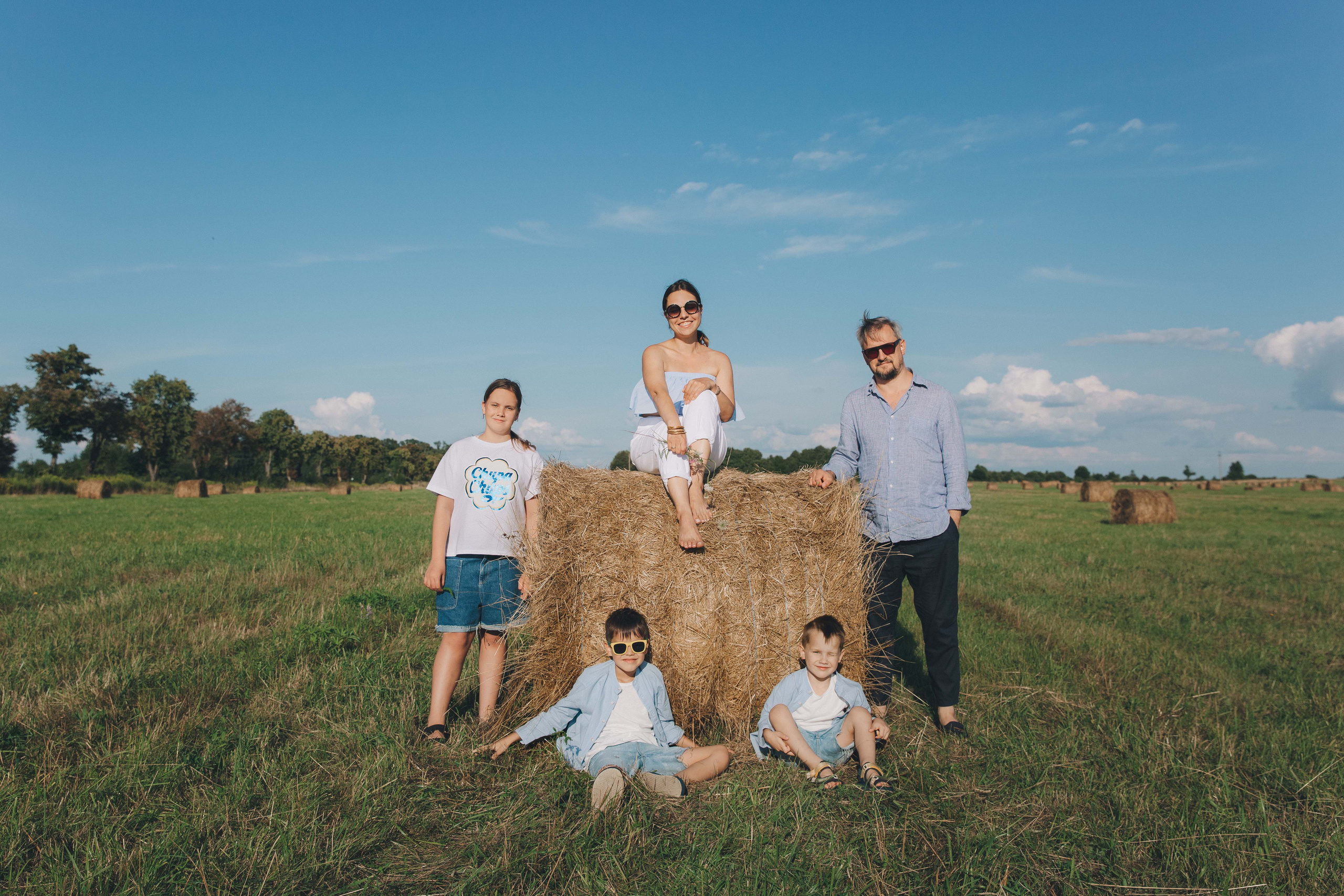 Ксения и её большая семья. Фотограф Зеленоградск Красильникова Елена