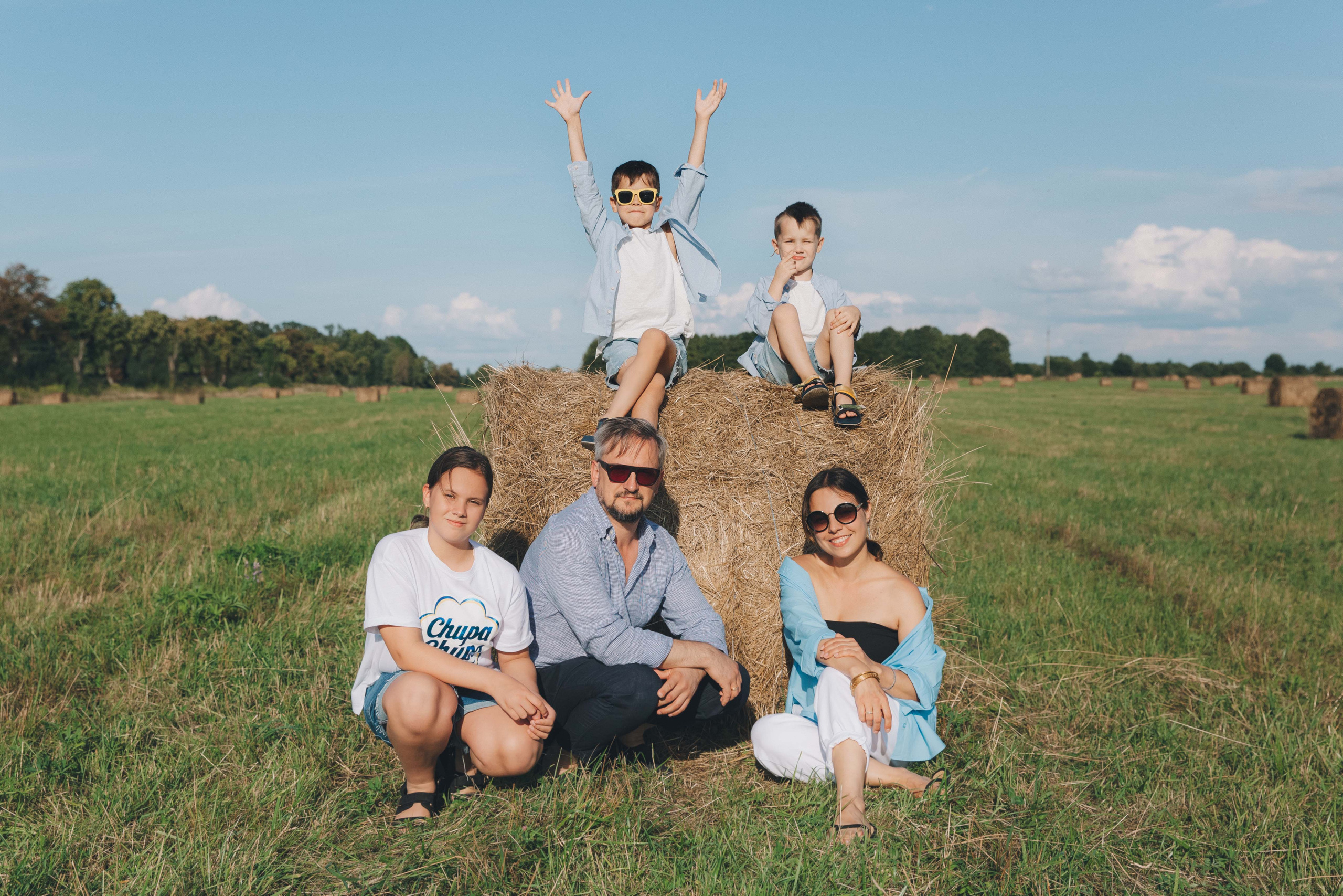 Ксения и её большая семья. Фотограф Зеленоградск Красильникова Елена