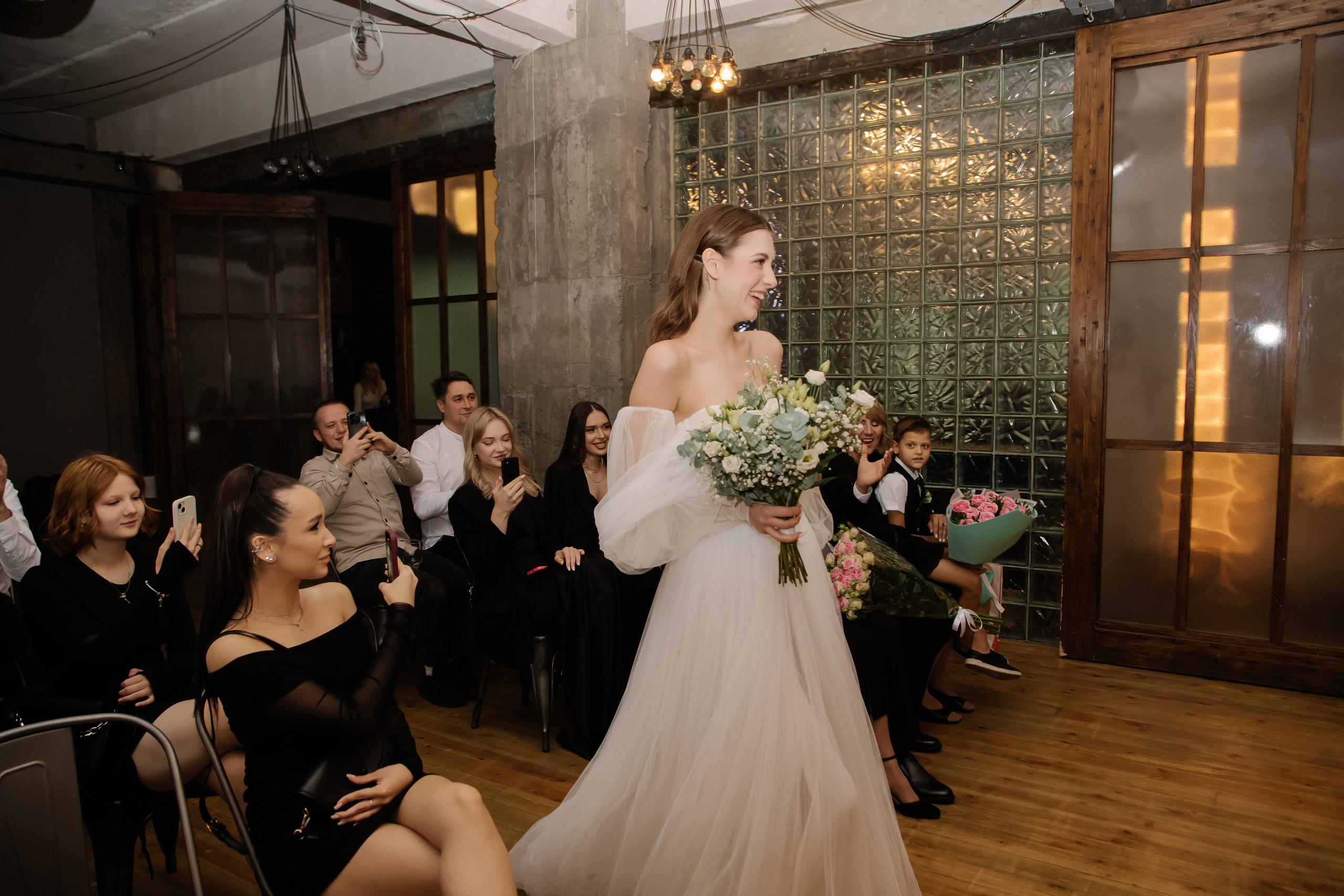 Цветочная локация. Свадебный фотограф Челябинск Полина Чеботарь