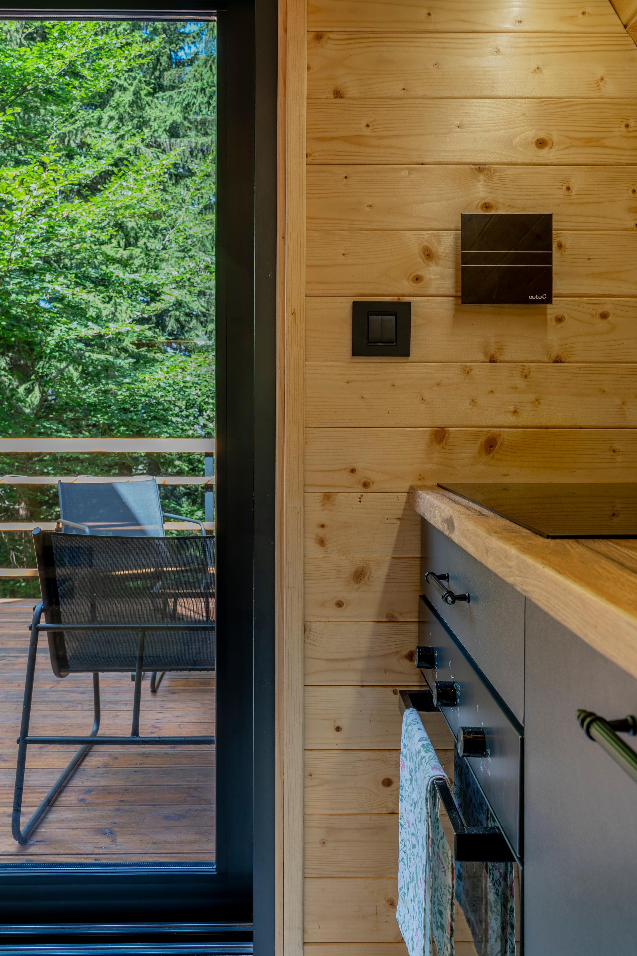 Viktorija Chalet. Photographer Liana Sudets Serbia Kopaonik Brzece Brus