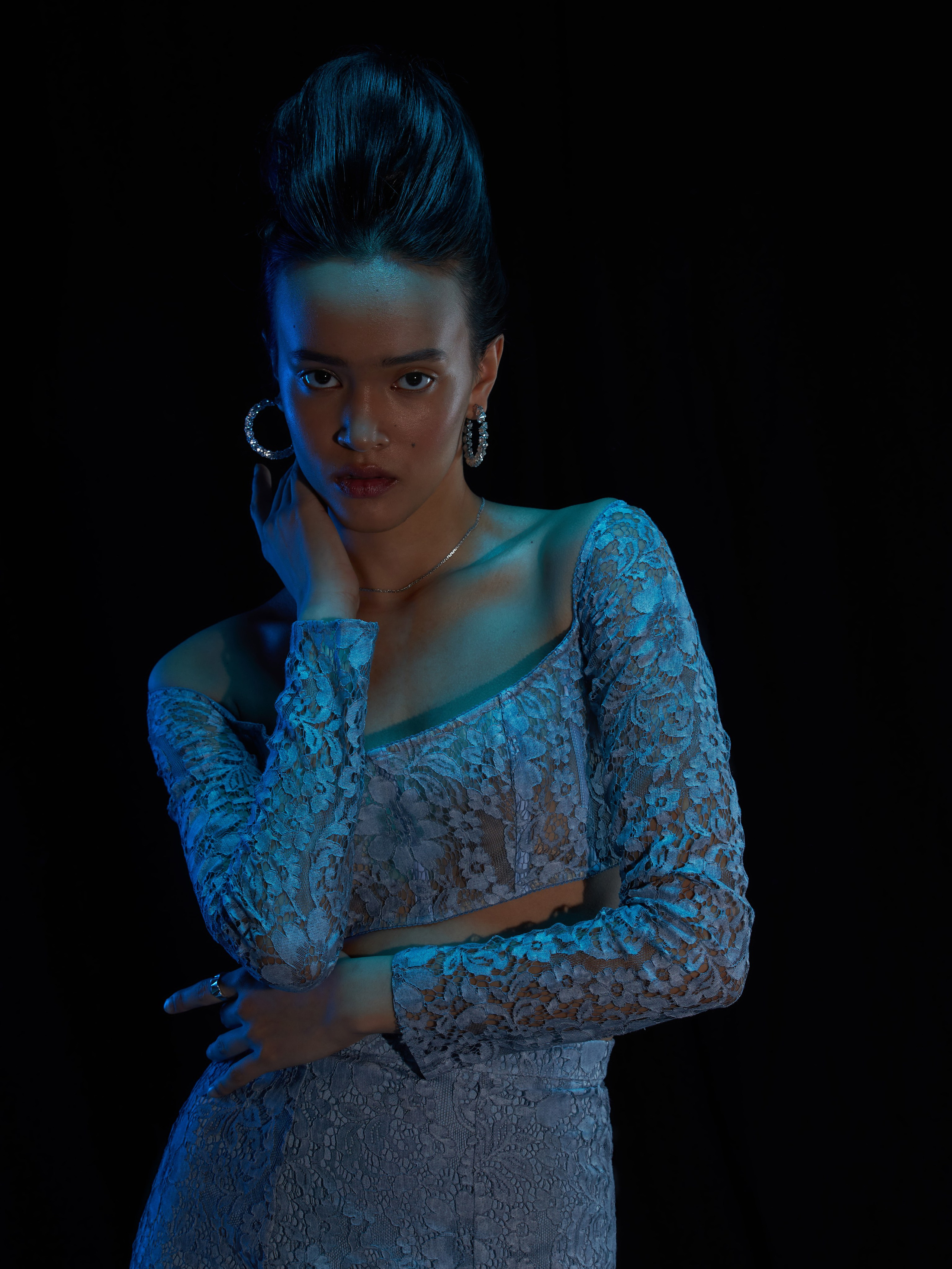 Фэшн-история на черном фоне. Анна Потявина. Фотограф Москва