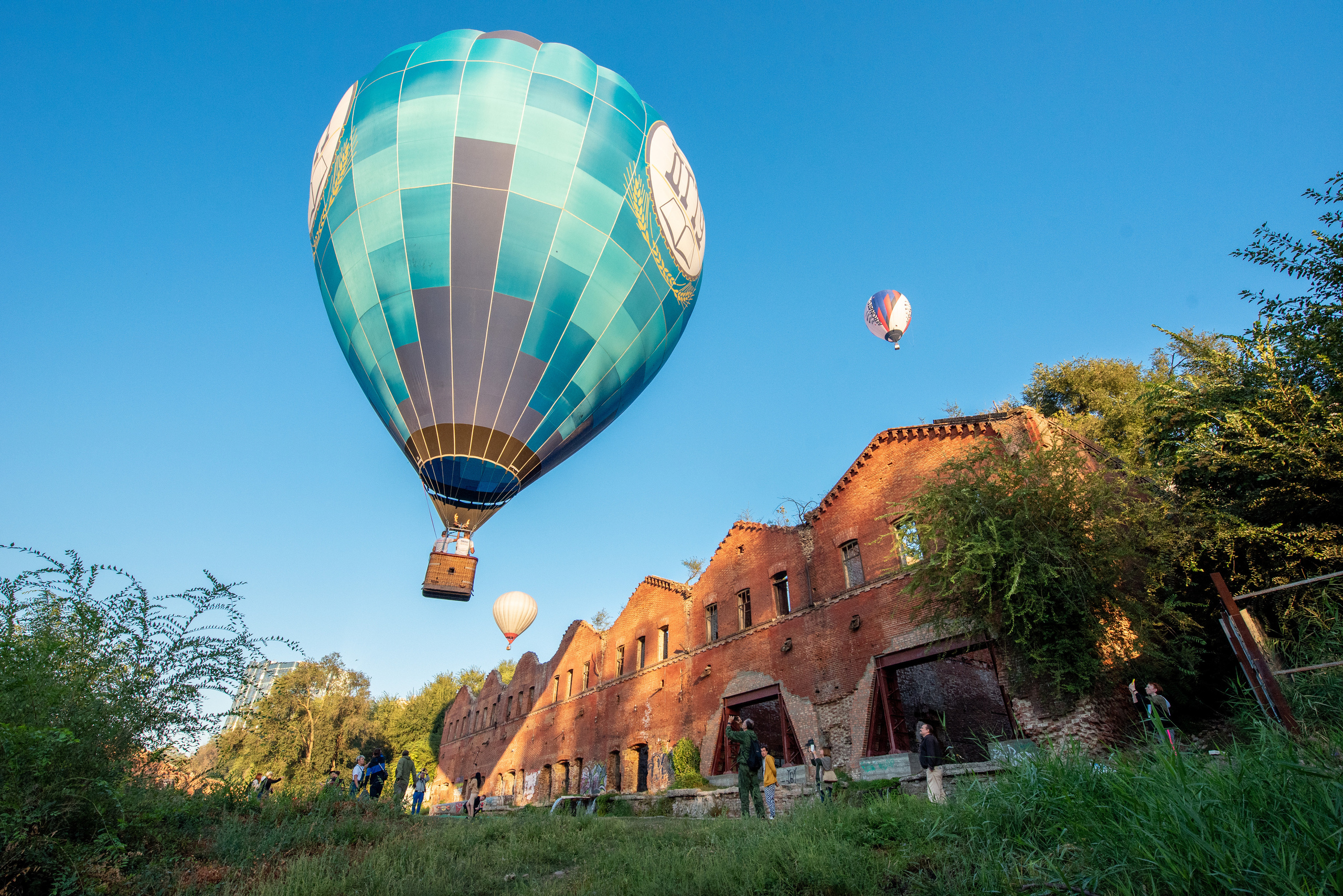 Воздушные шары на Парамоновских складах. Профессиональная фотосъемка. Ростов-на-Дону