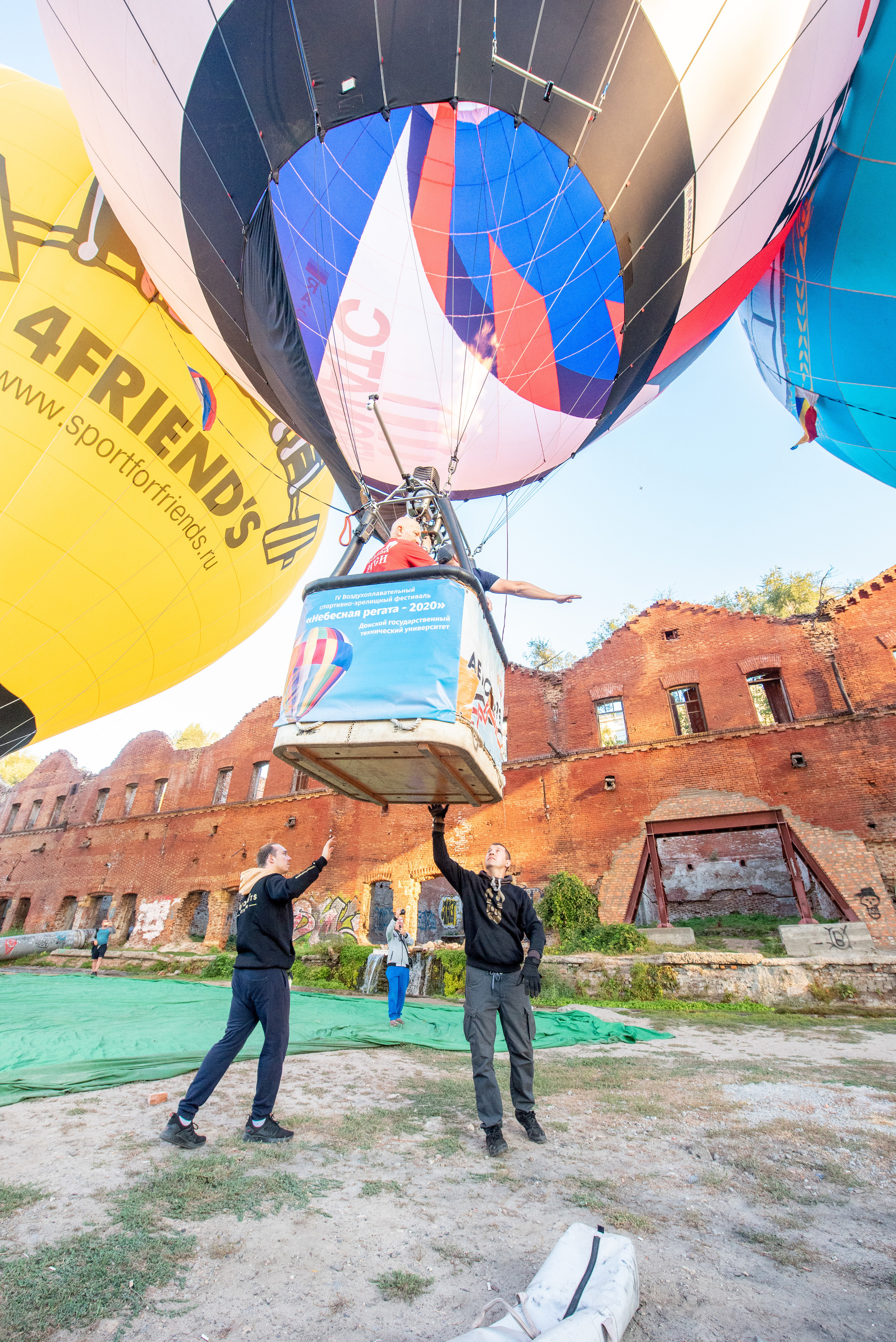 Воздушные шары на Парамоновских складах. Профессиональная фотосъемка. Ростов-на-Дону