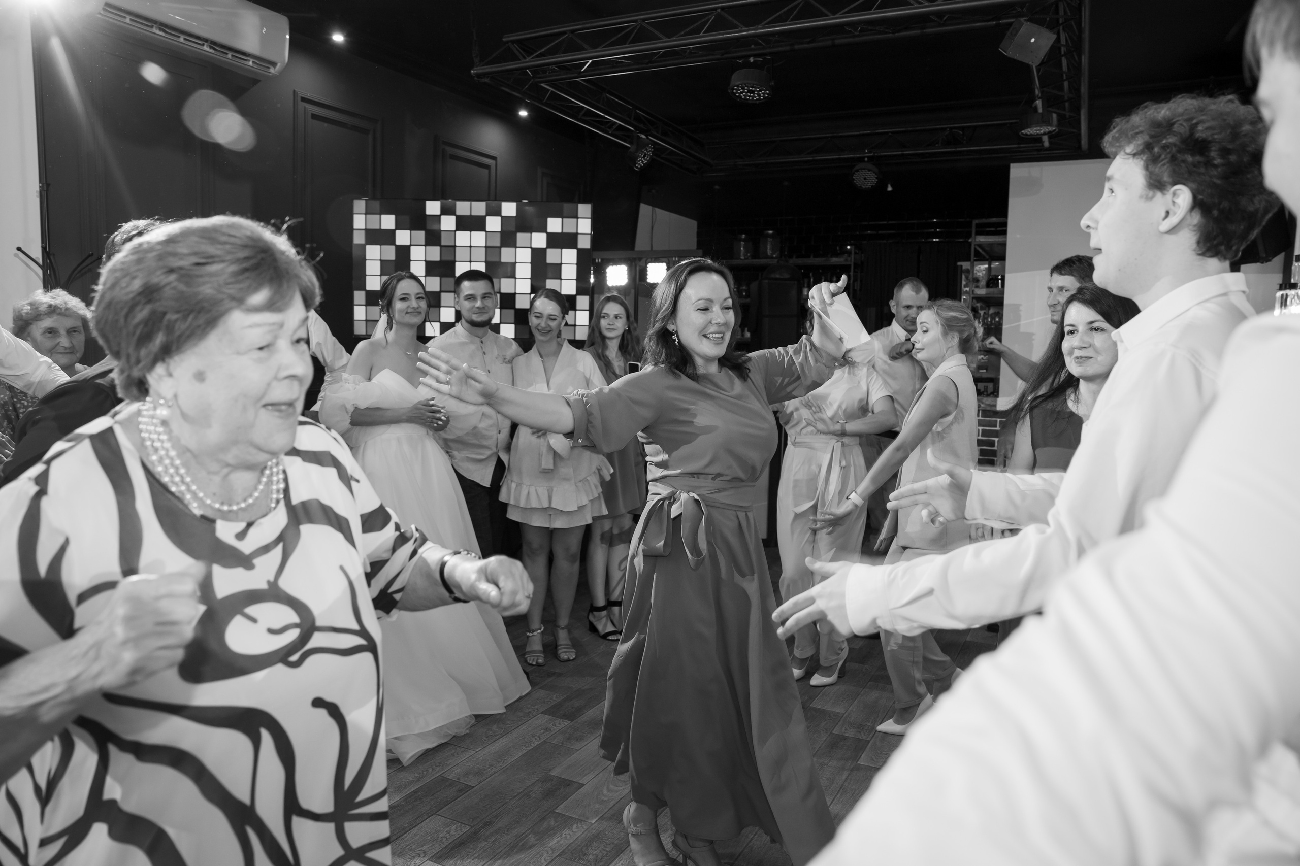 Полина и Дмитрий, загородный клуб «Барин», ЗАГС в г. Пушкино. Свадебный и репортажный фотограф (Москва, Королев и другие)